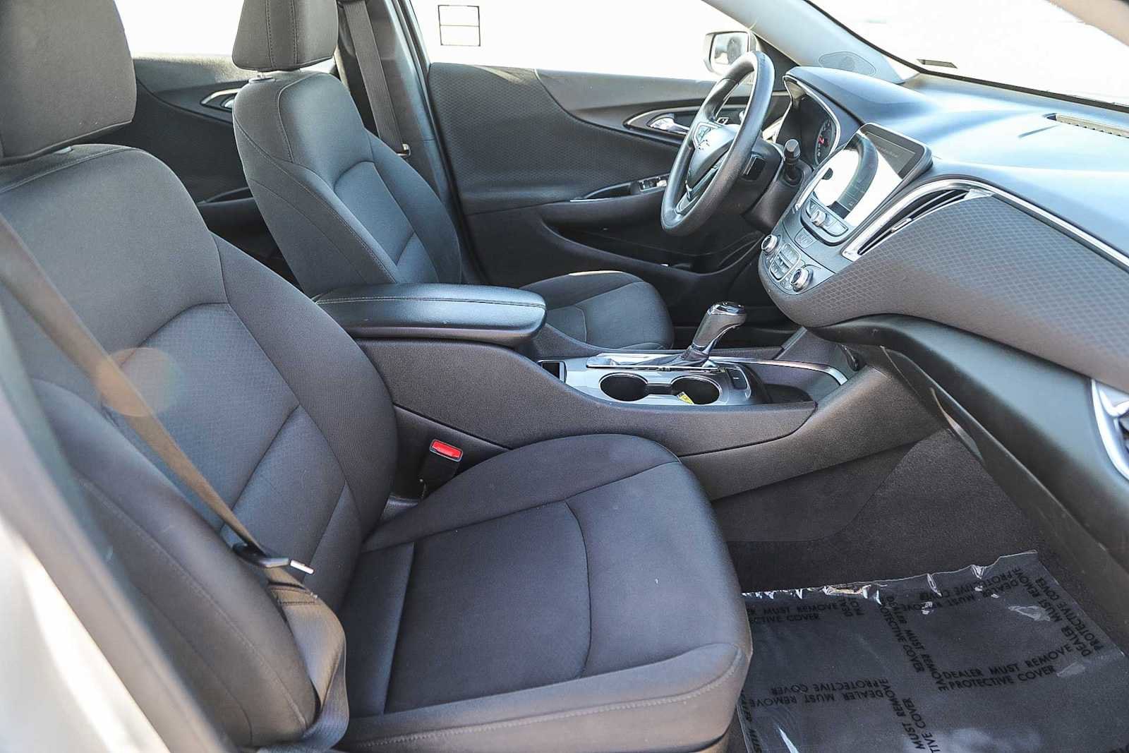 Thumbnail: 2020 Chevrolet Malibu - 16