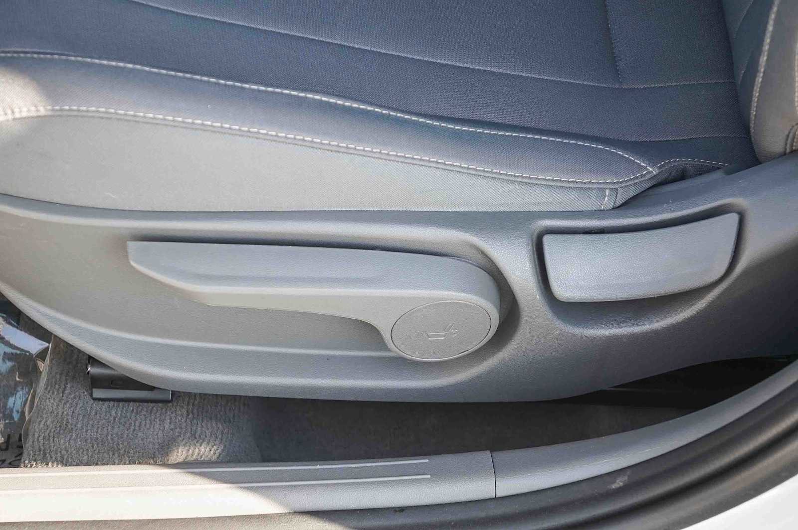 Thumbnail: 2023 Hyundai Elantra - 24