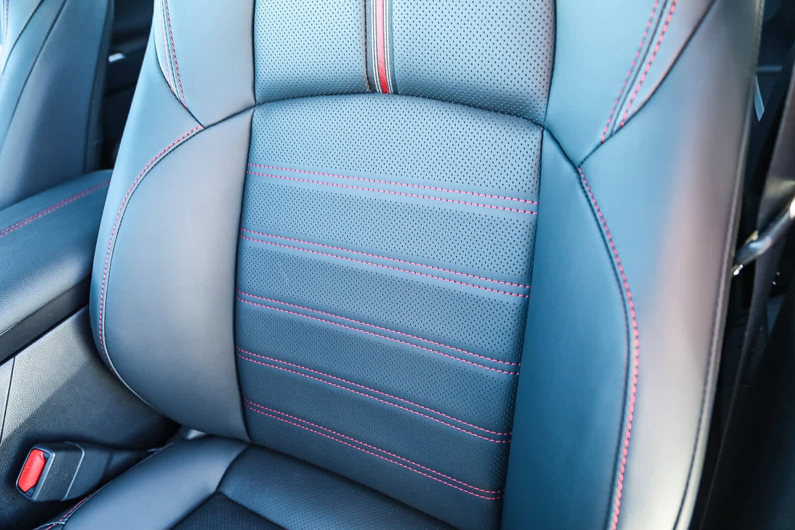 Thumbnail: 2025 Toyota RAV4 - 26