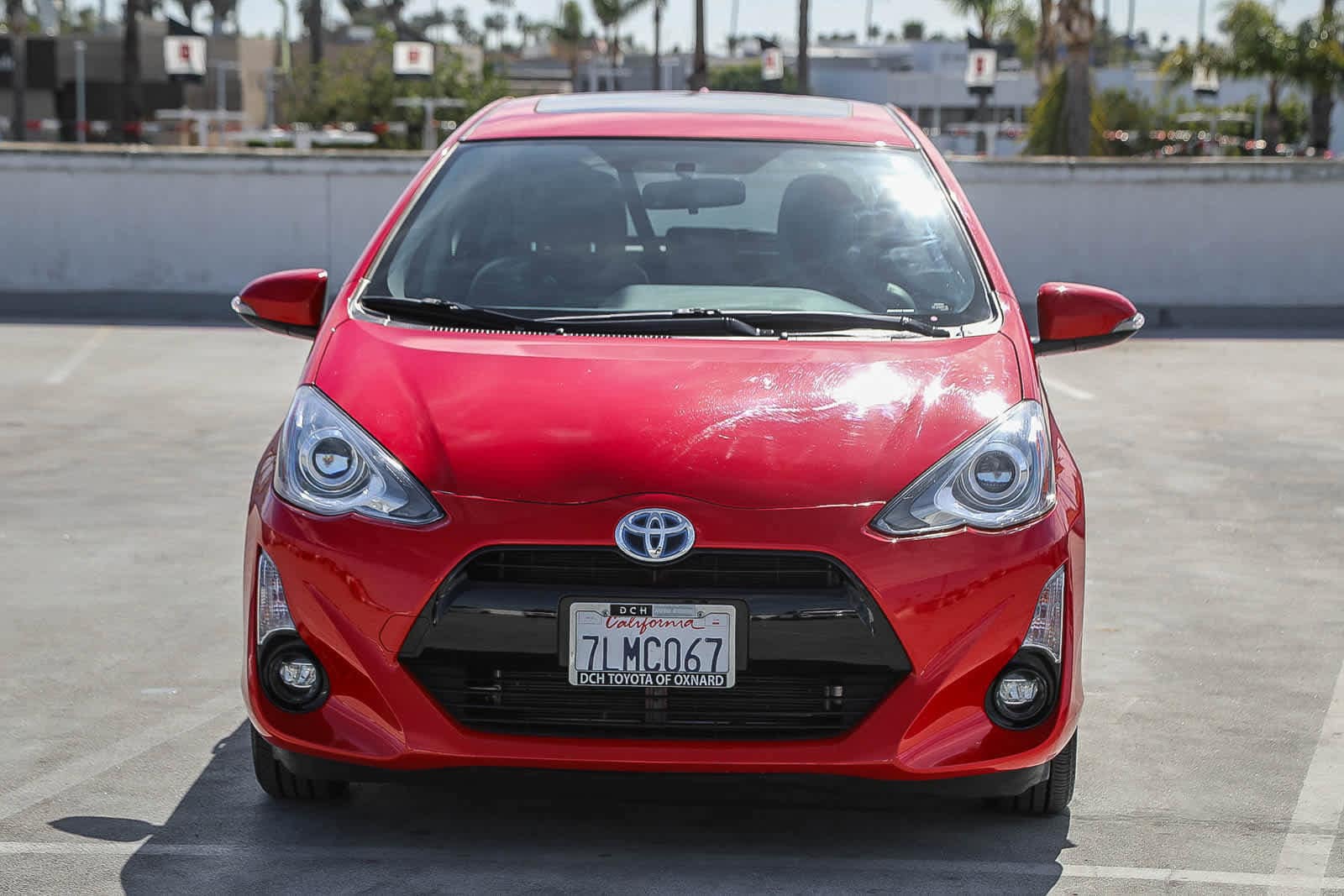 Thumbnail: 2015 Toyota Prius c - 3