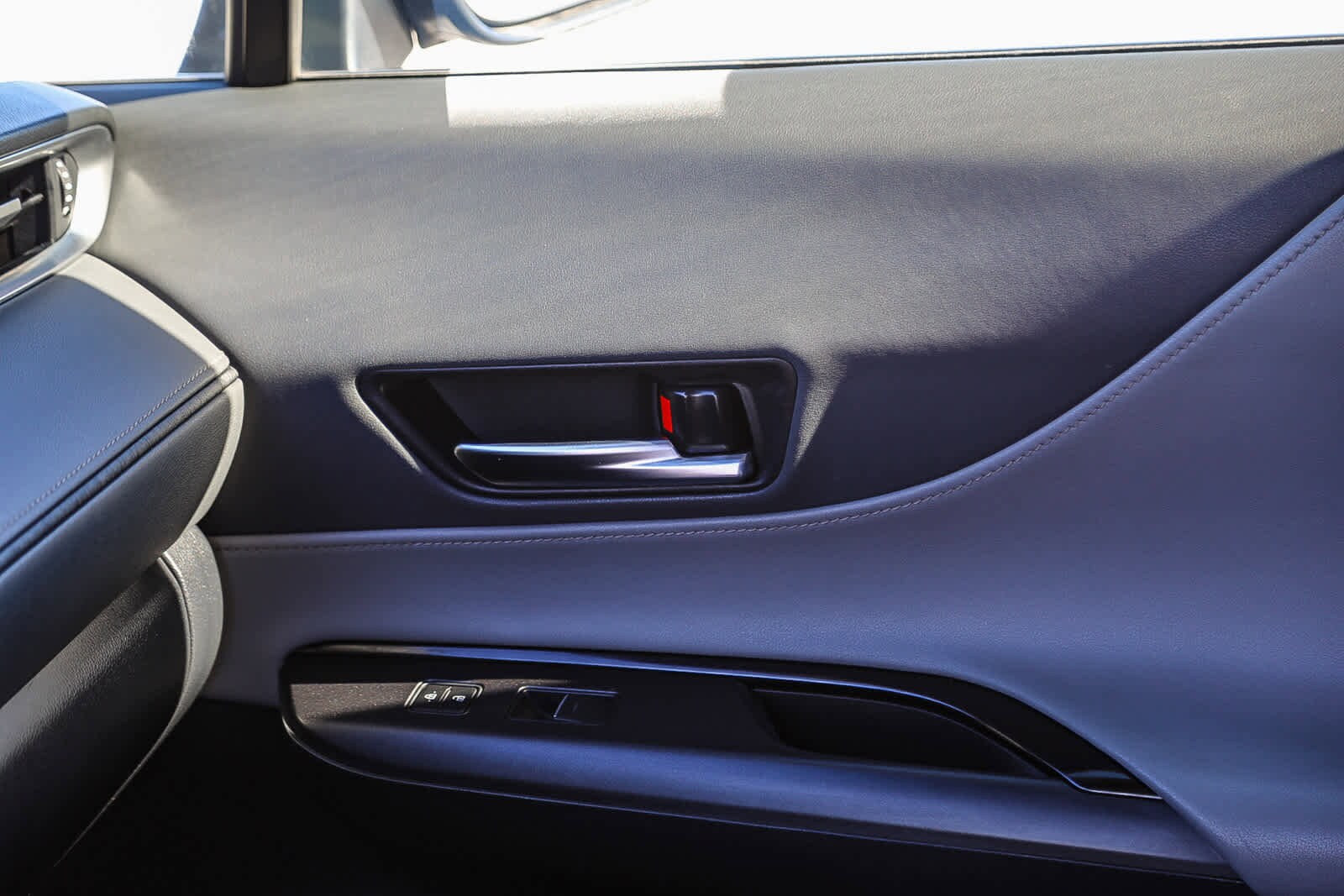 Thumbnail: 2021 Toyota Venza - 20