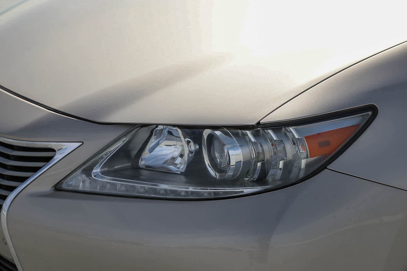 Thumbnail: 2013 Lexus ES - 8