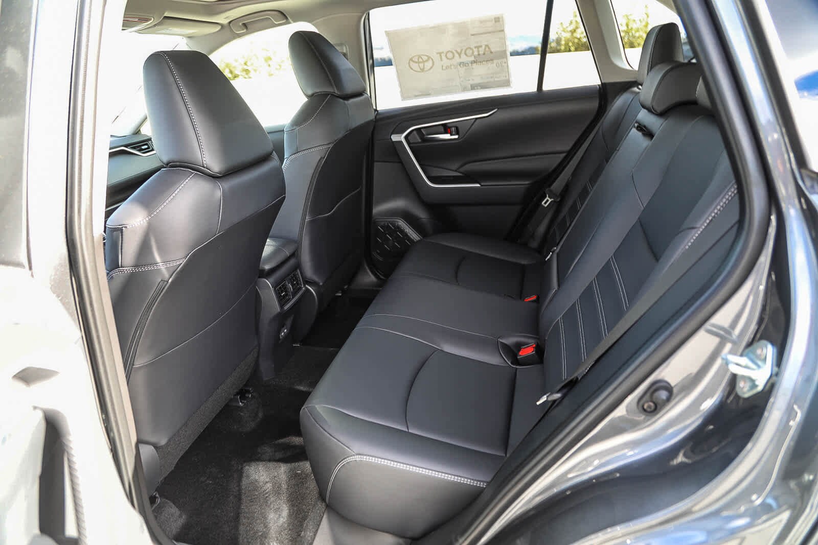 Thumbnail: 2025 Toyota RAV4 - 19