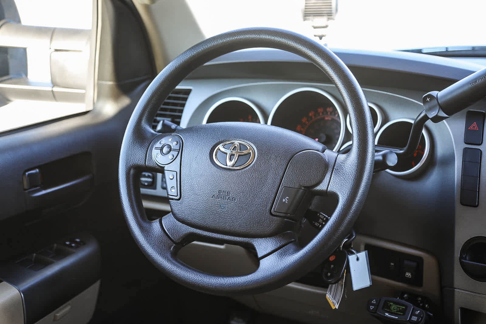 Thumbnail: 2011 Toyota Tundra - 14