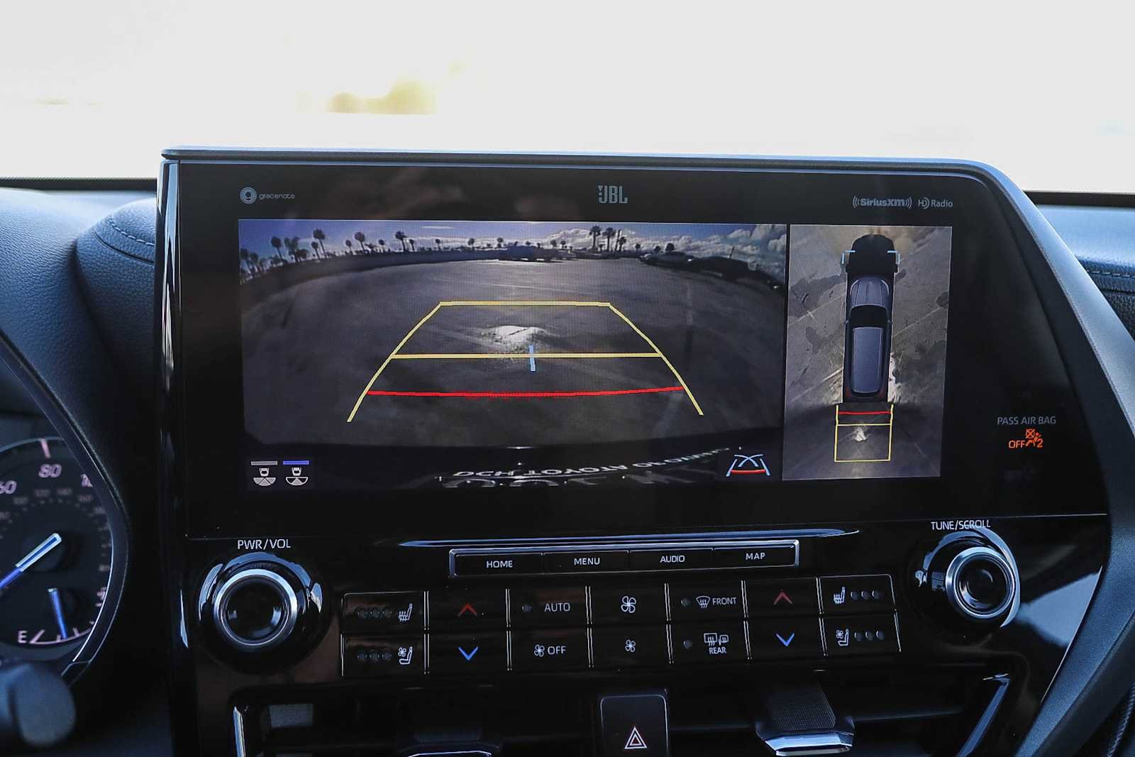 Thumbnail: 2021 Toyota Highlander - 23