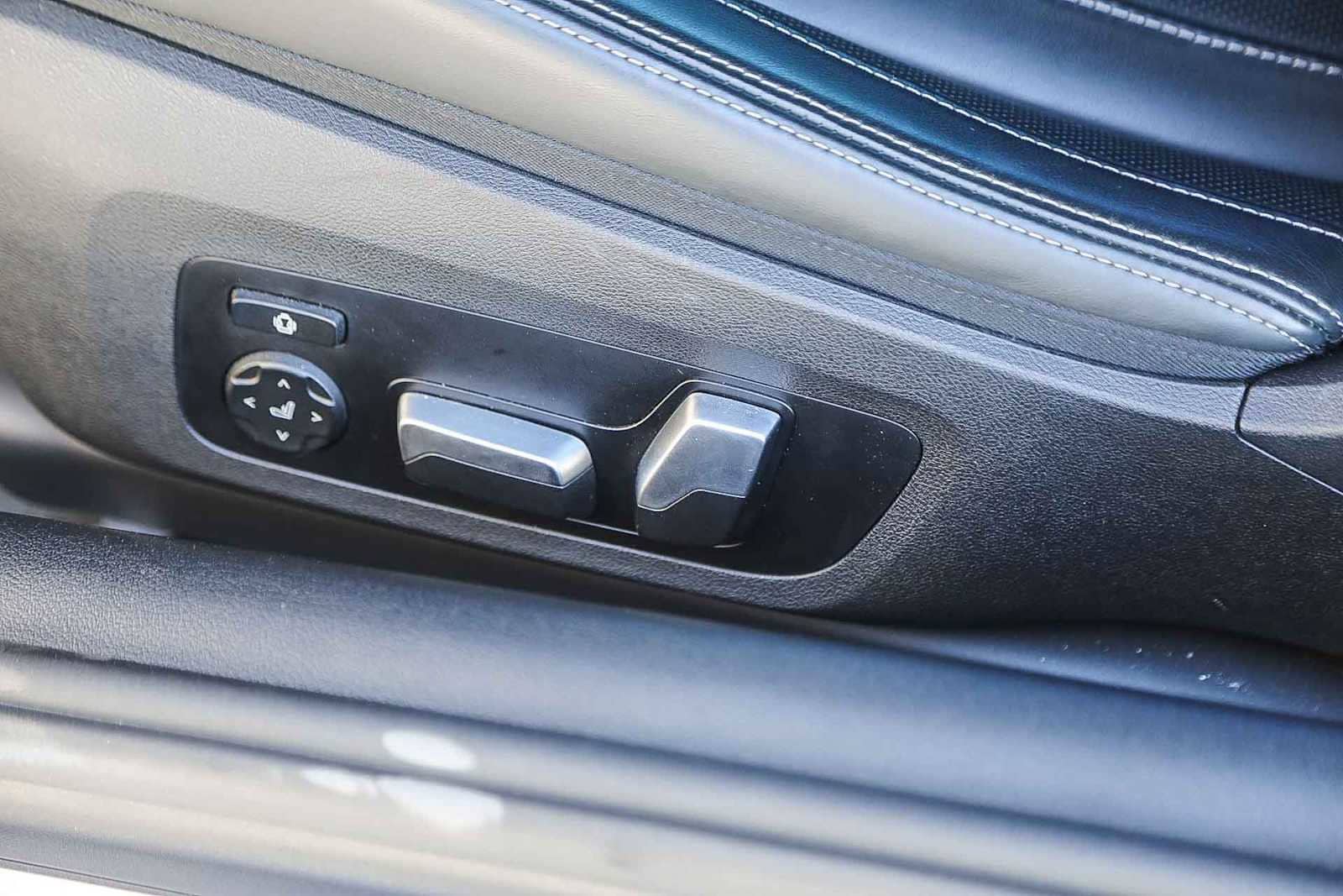 Thumbnail: 2024 BMW 8 Series - 25