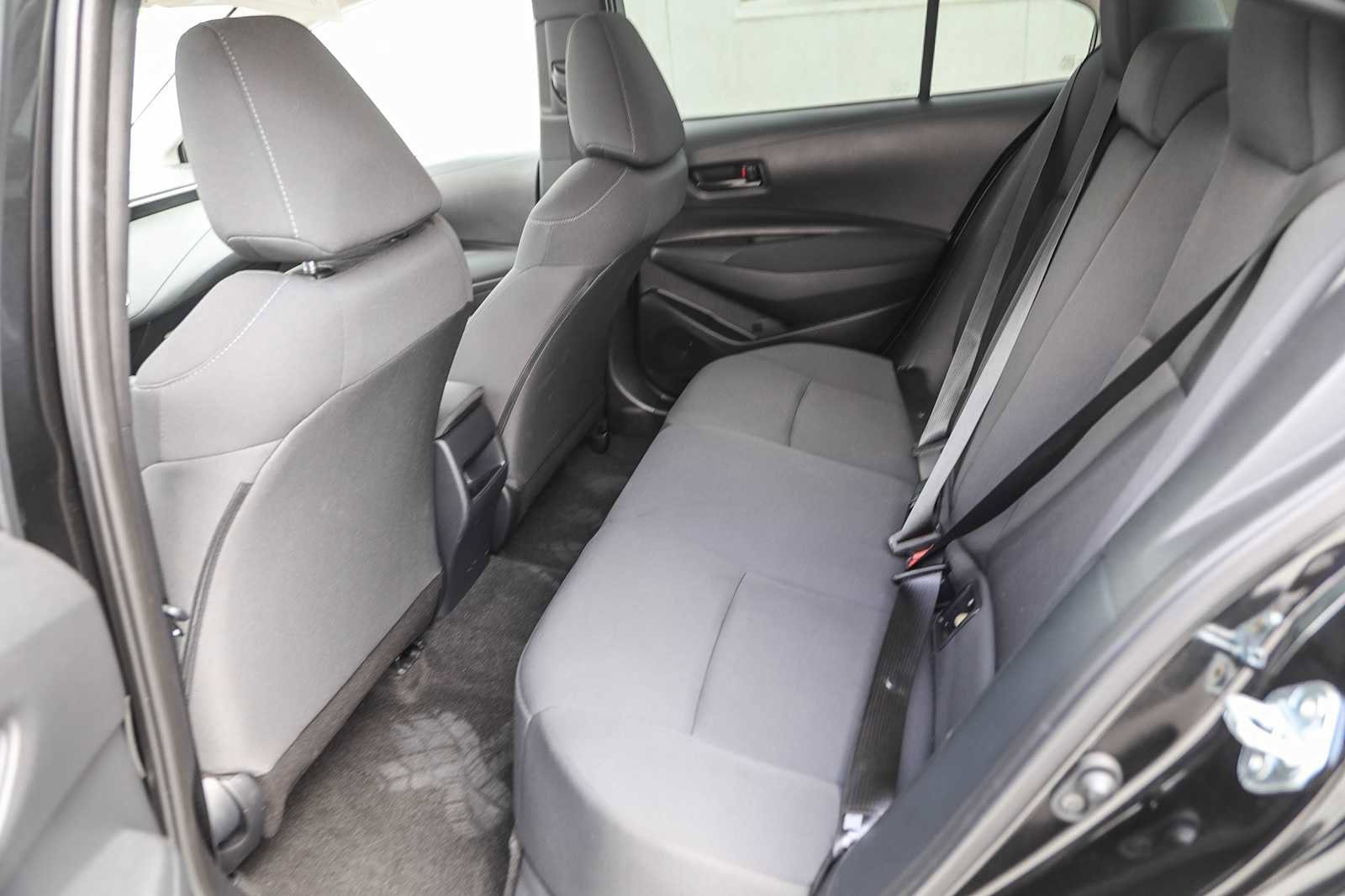 2022 Toyota Corolla LE 18