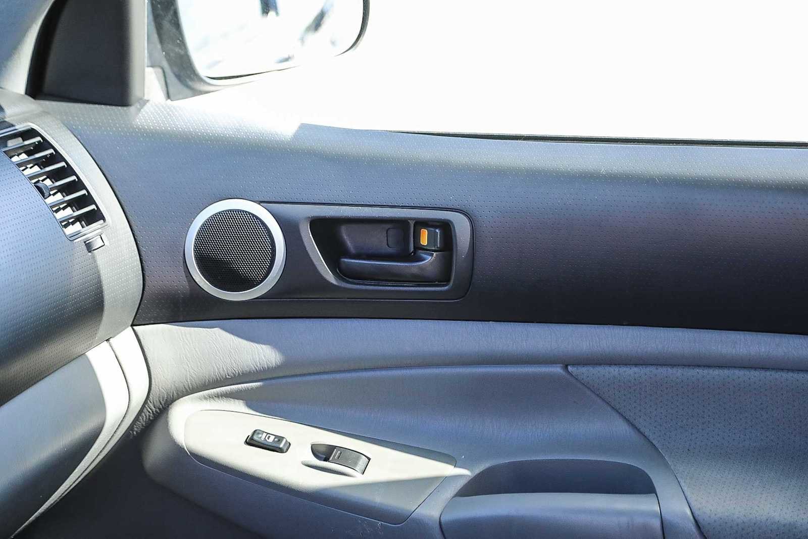 Thumbnail: 2011 Toyota Tacoma - 21