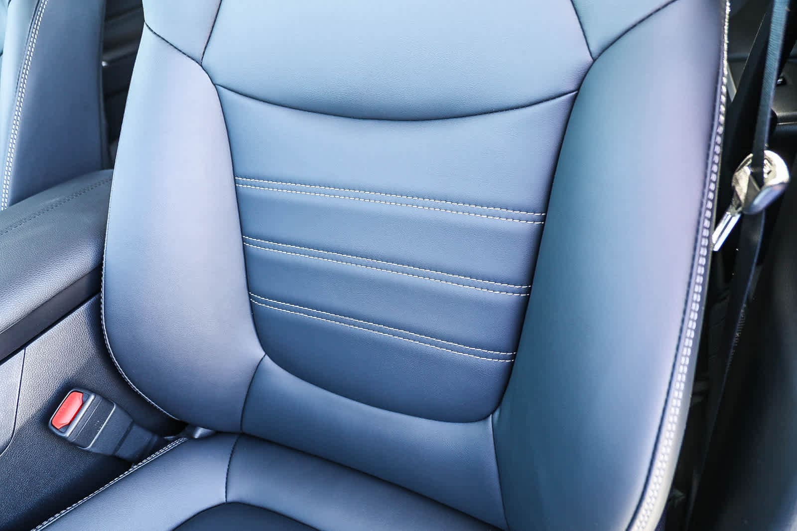 Thumbnail: 2025 Toyota RAV4 - 25