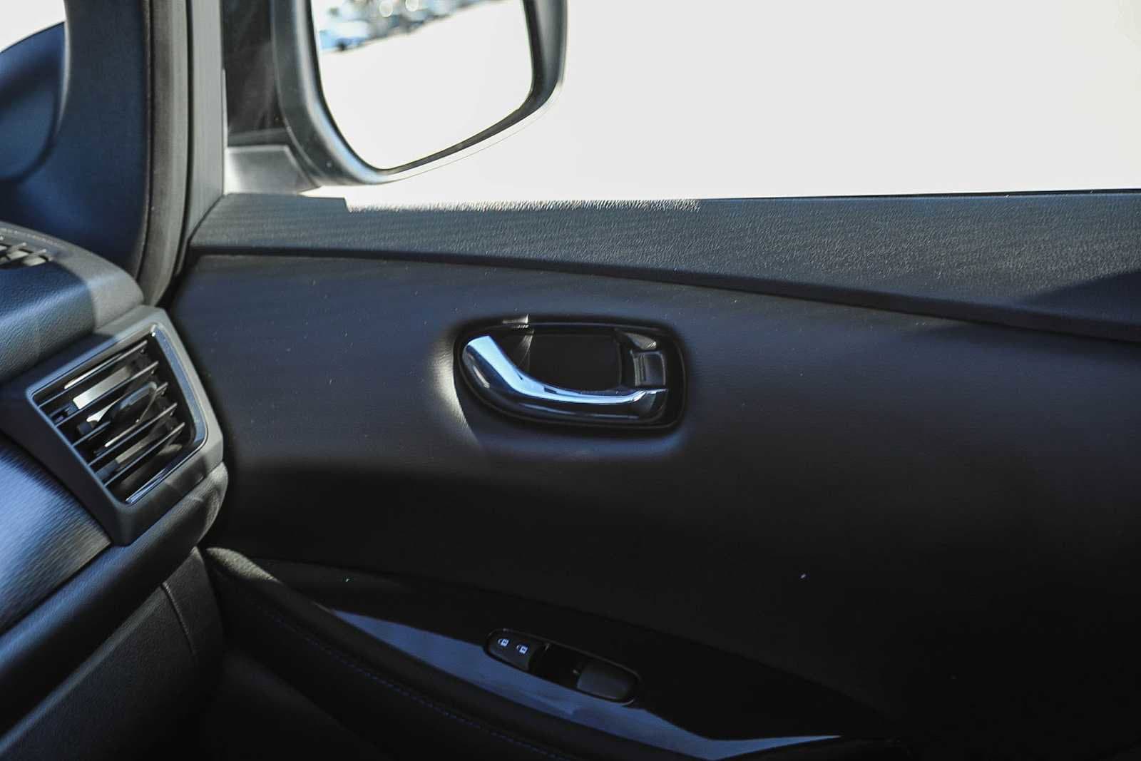 Thumbnail: 2023 Nissan Leaf - 21