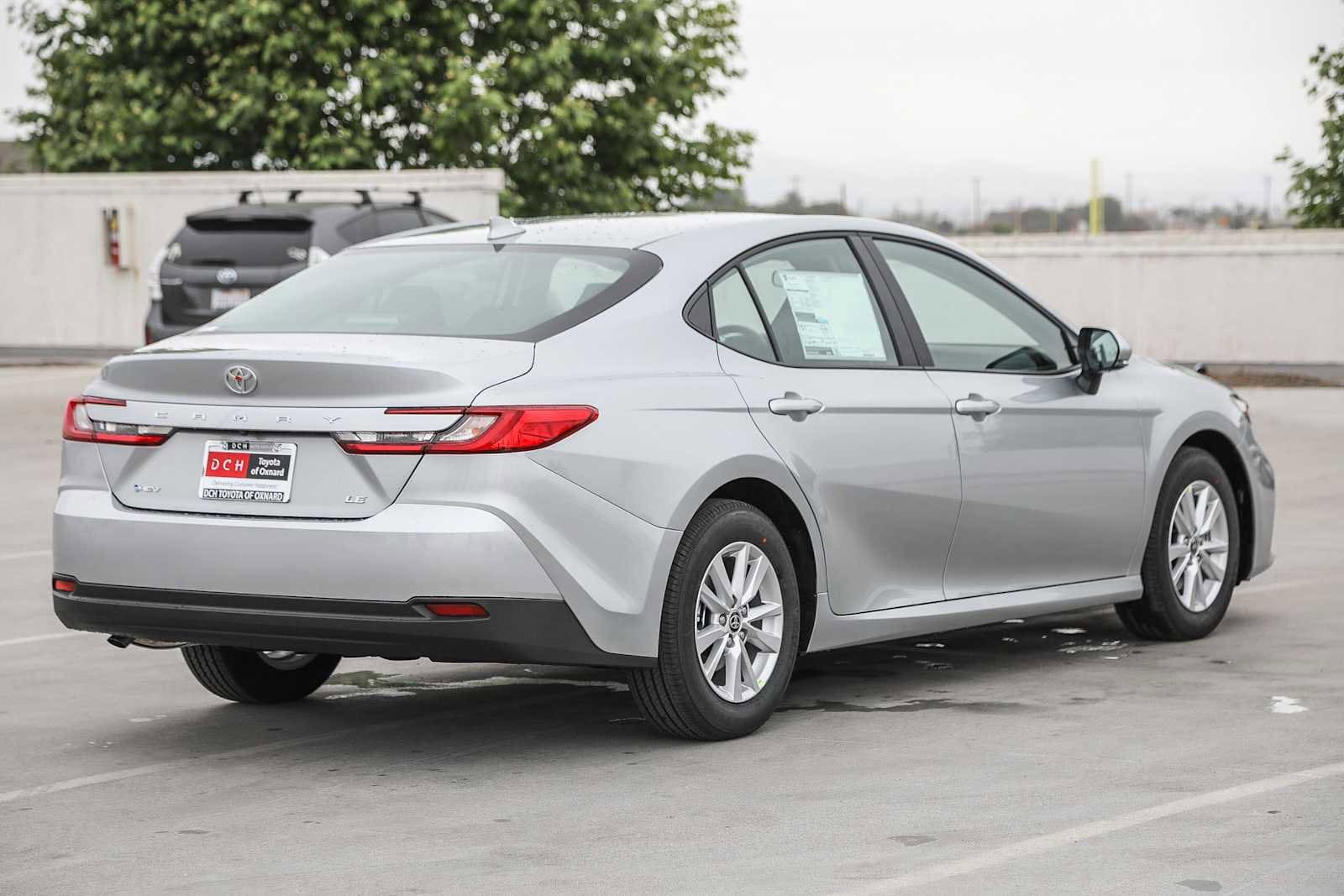 2025 Toyota Camry LE 4