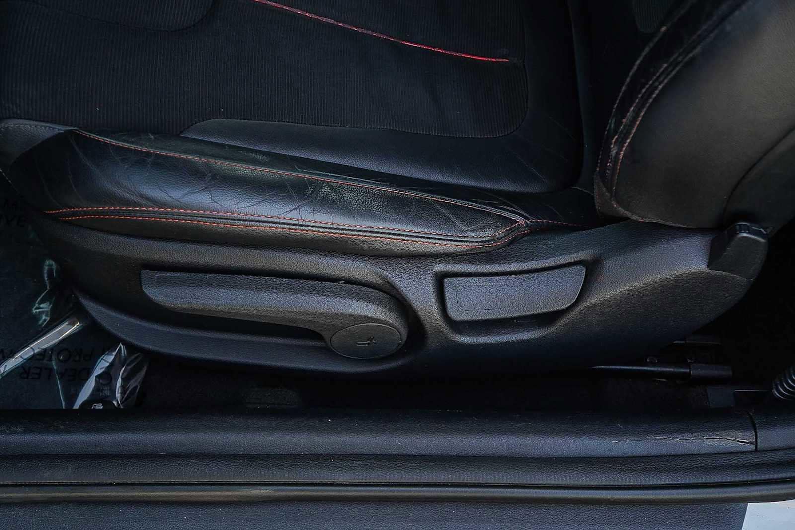 Thumbnail: 2019 Hyundai Veloster - 24