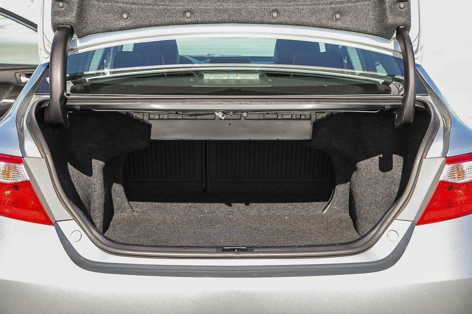 Thumbnail: 2015 Toyota Camry - 25