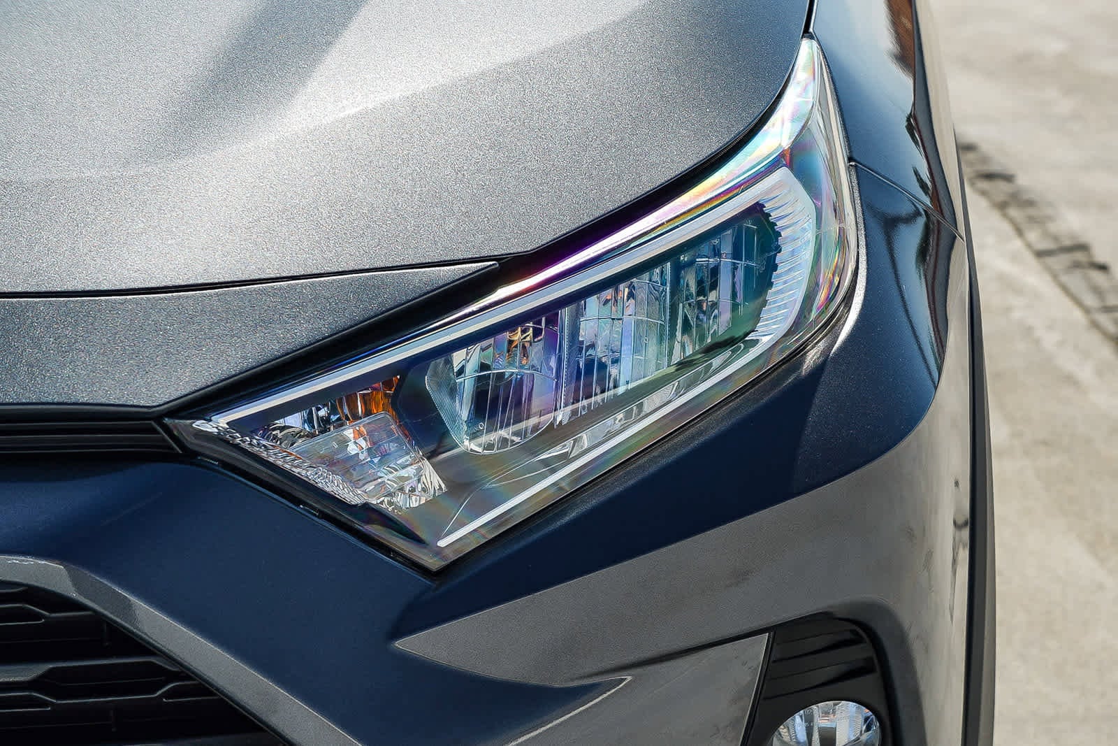 Thumbnail: 2020 Toyota RAV4 - 8