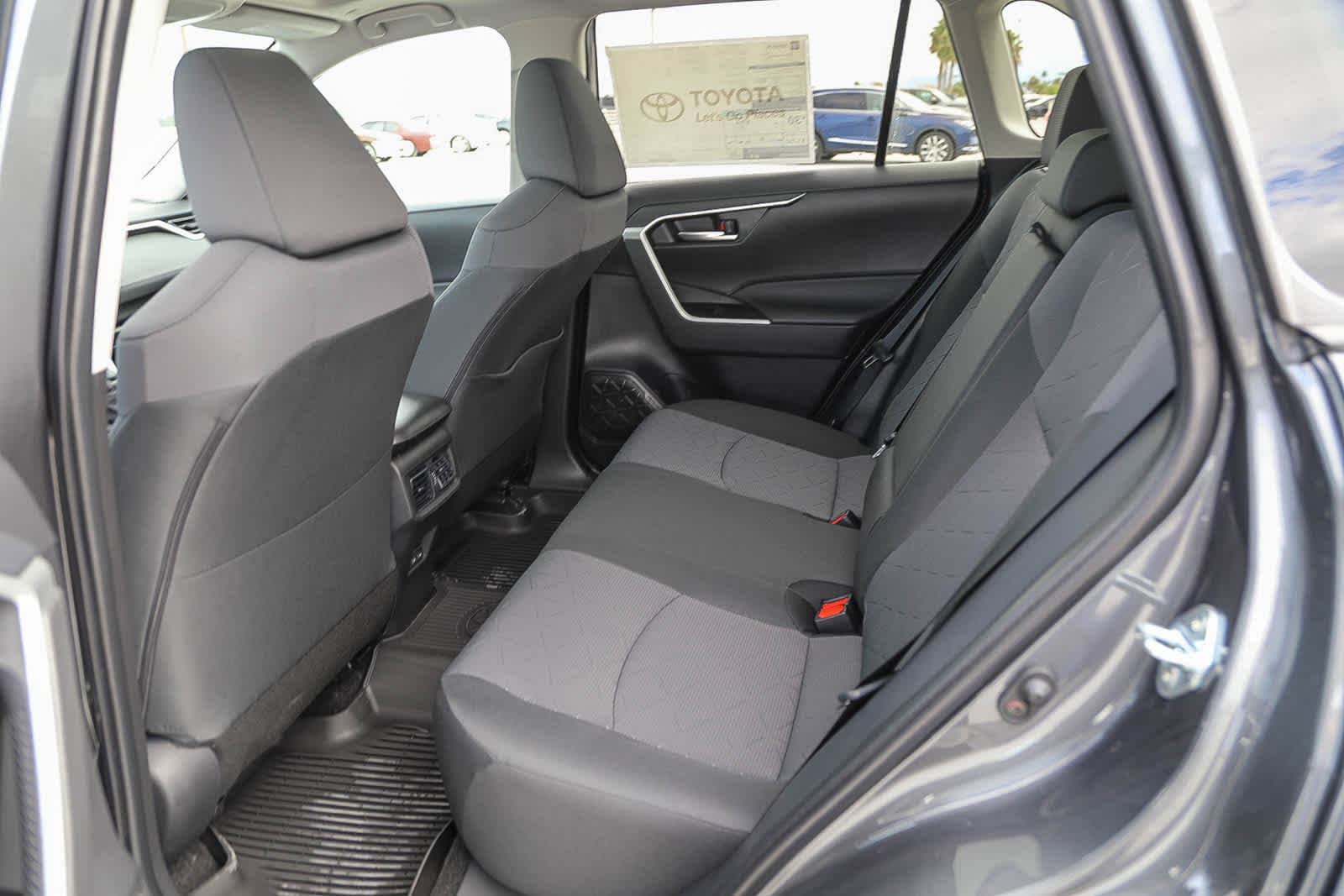 Thumbnail: 2025 Toyota RAV4 - 20