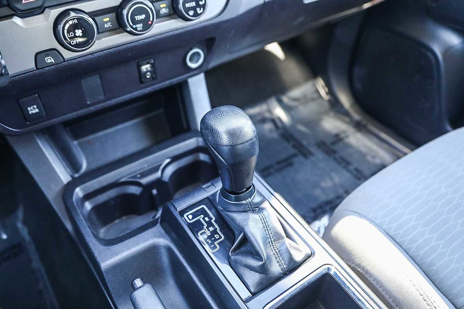 Thumbnail: 2018 Toyota Tacoma - 18