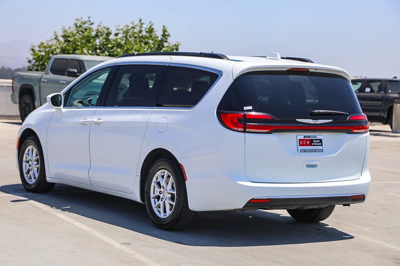 Thumbnail: 2022 Chrysler Pacifica - 6