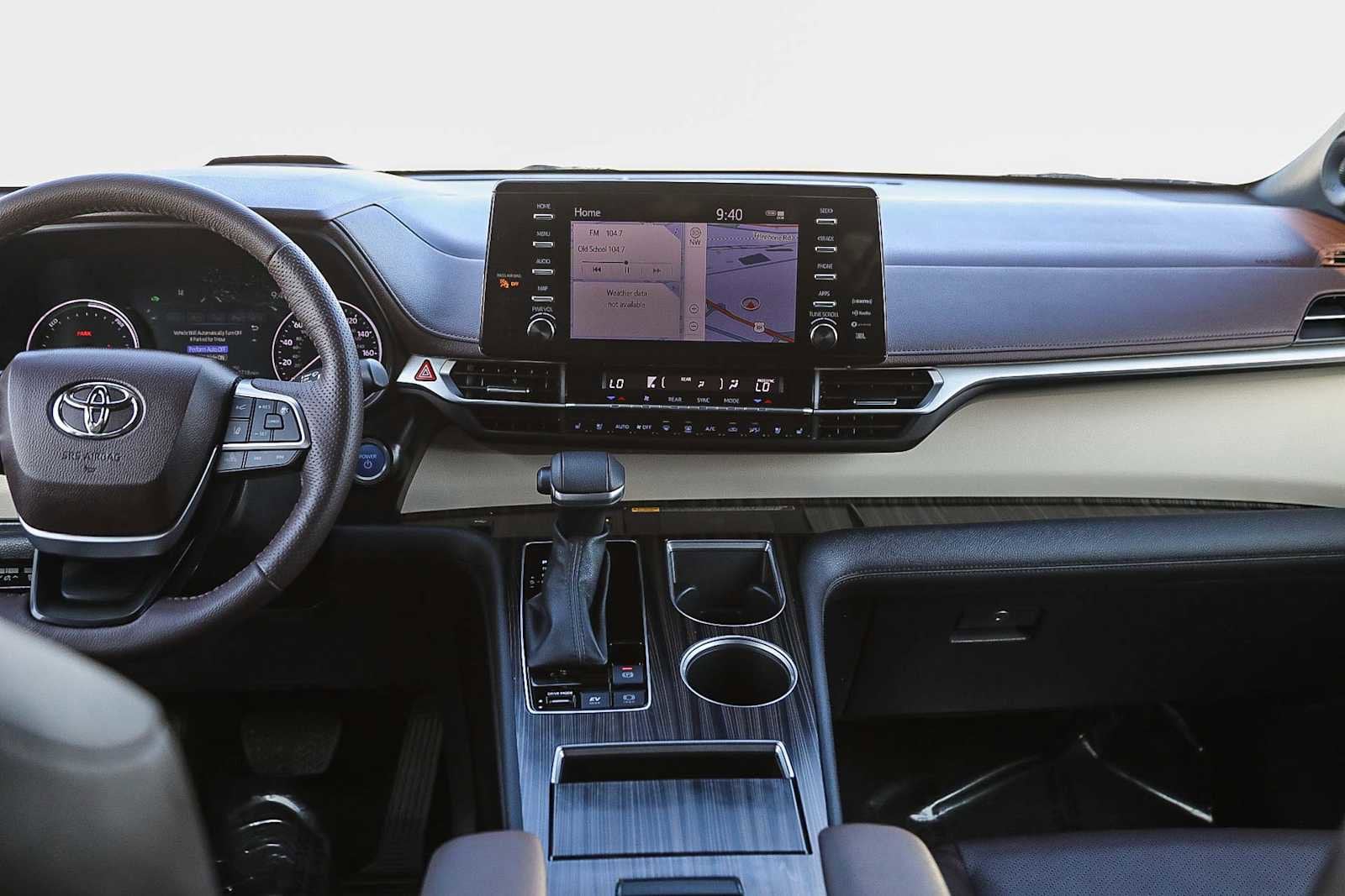 Thumbnail: 2024 Toyota Sienna - 13