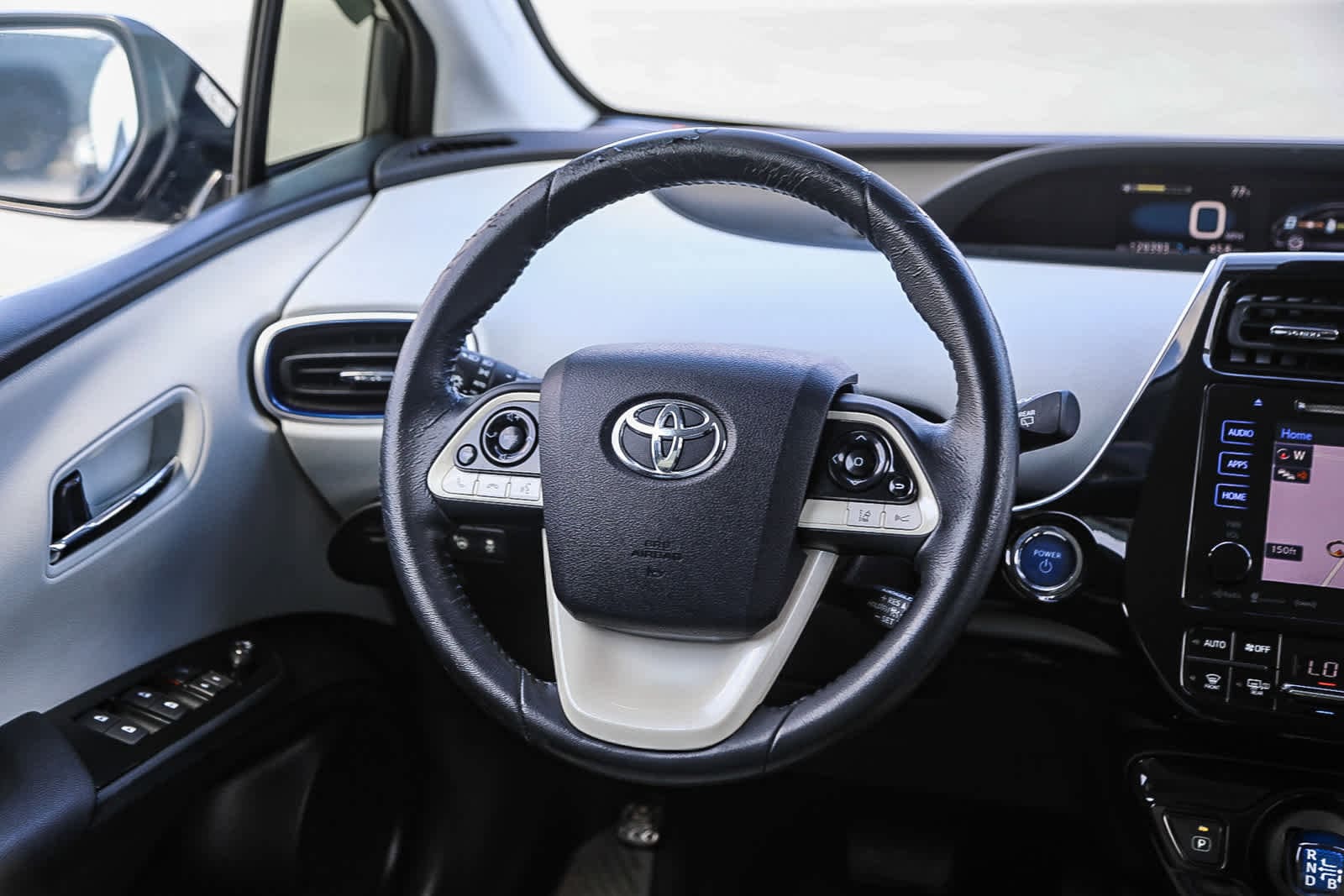 Thumbnail: 2016 Toyota Prius - 14