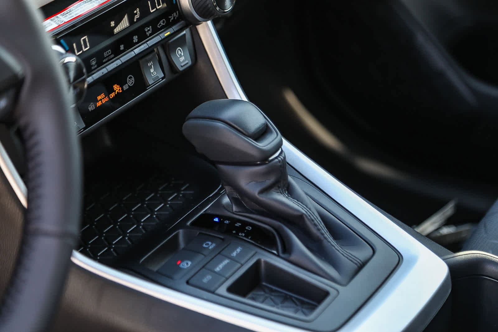 Thumbnail: 2025 Toyota RAV4 - 22