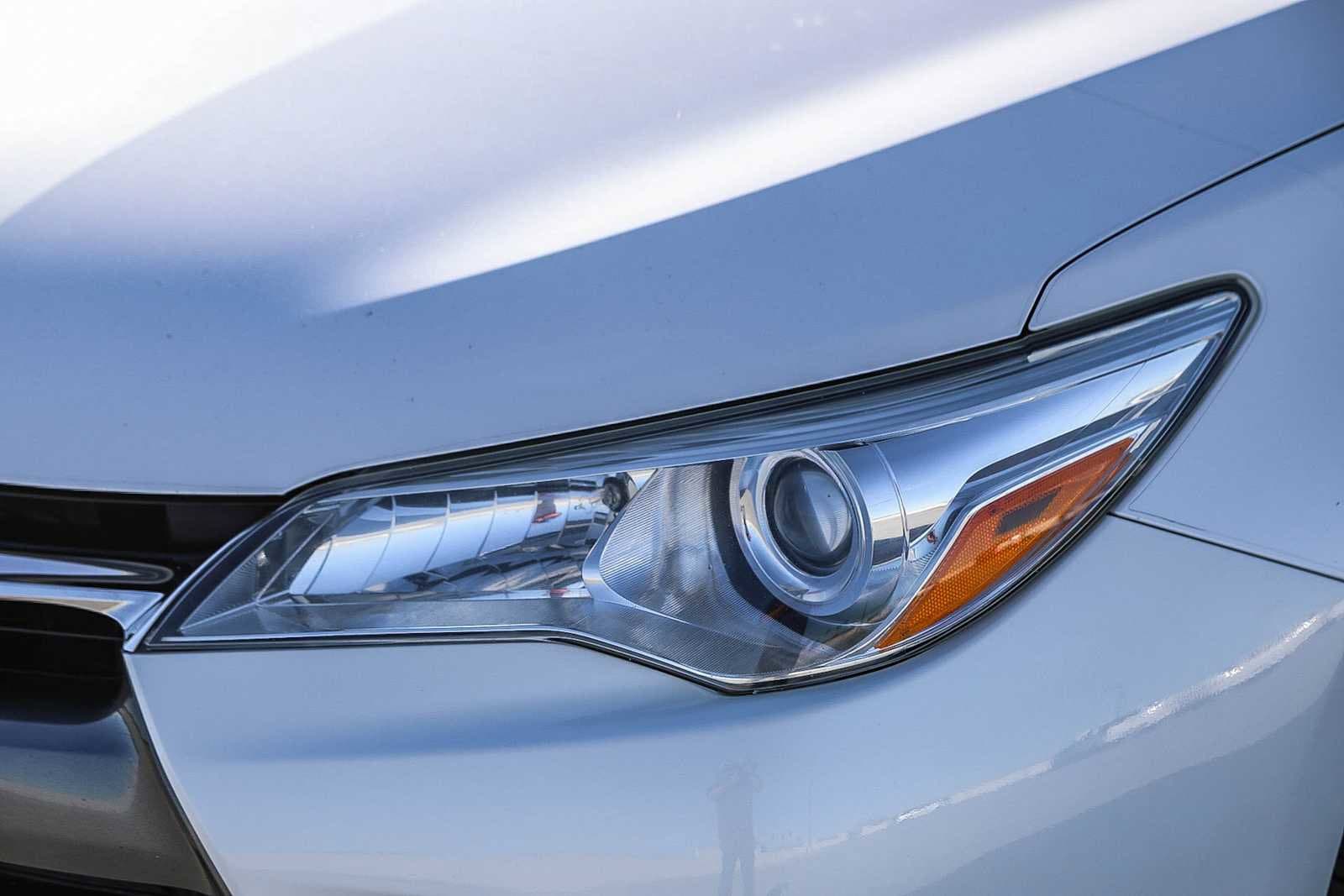 Thumbnail: 2017 Toyota Camry - 8