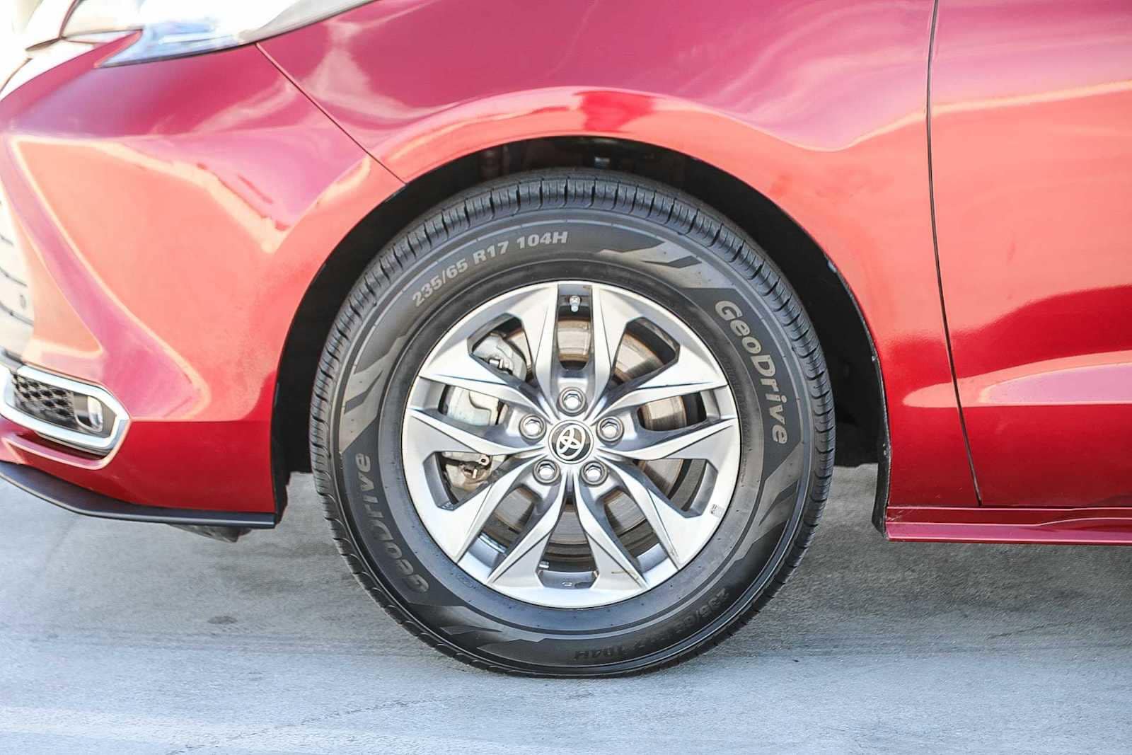 Thumbnail: 2023 Toyota Sienna - 10