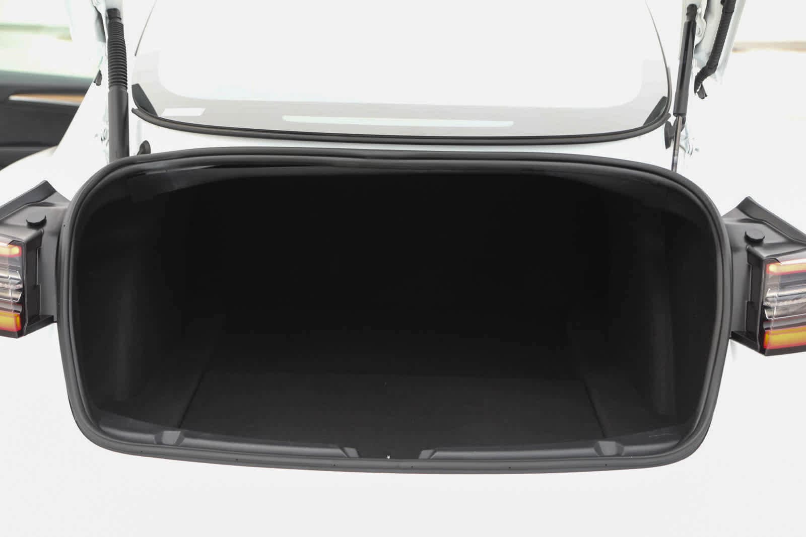 Thumbnail: 2021 Tesla Model 3 - 24