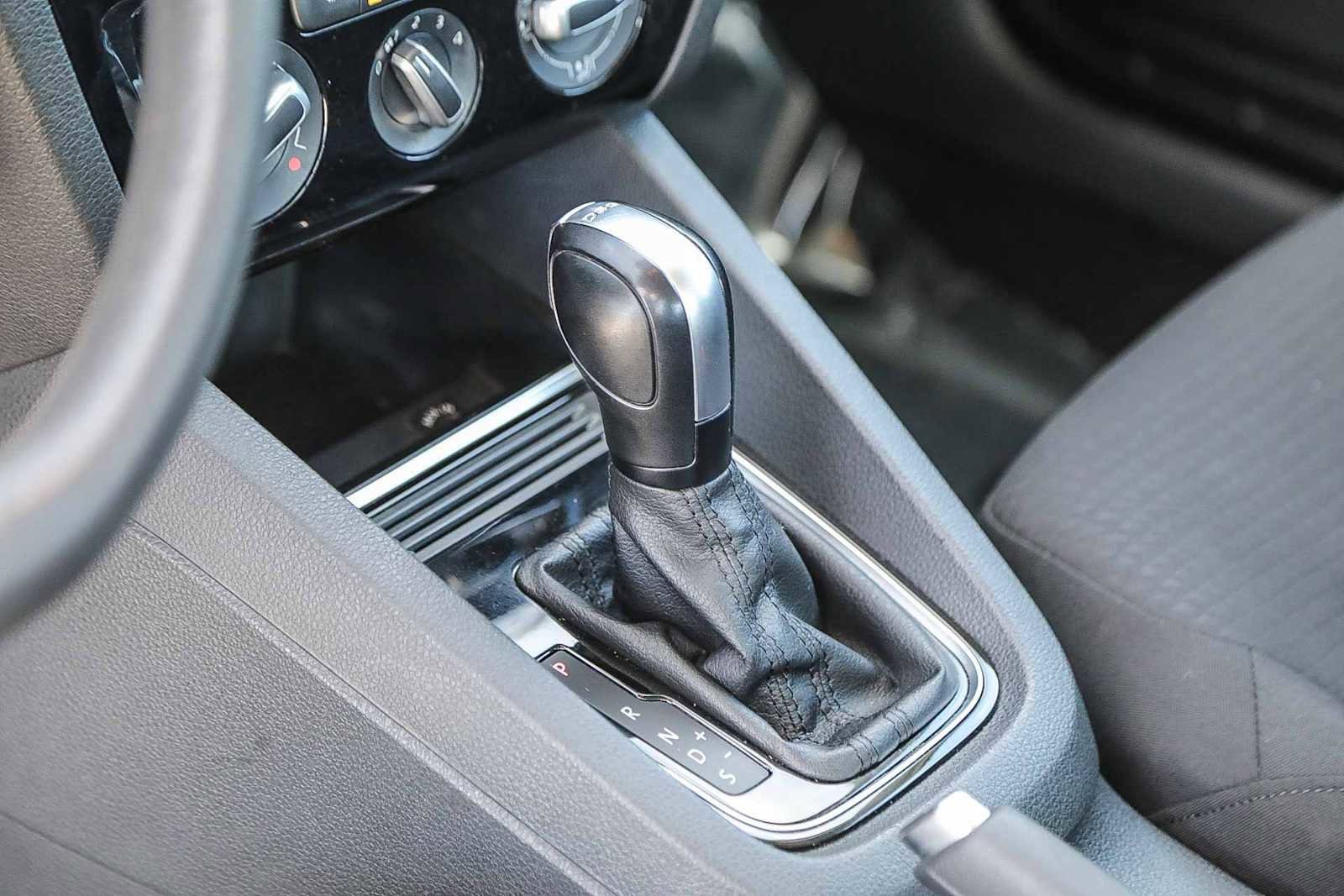 Thumbnail: 2015 Volkswagen Jetta - 20