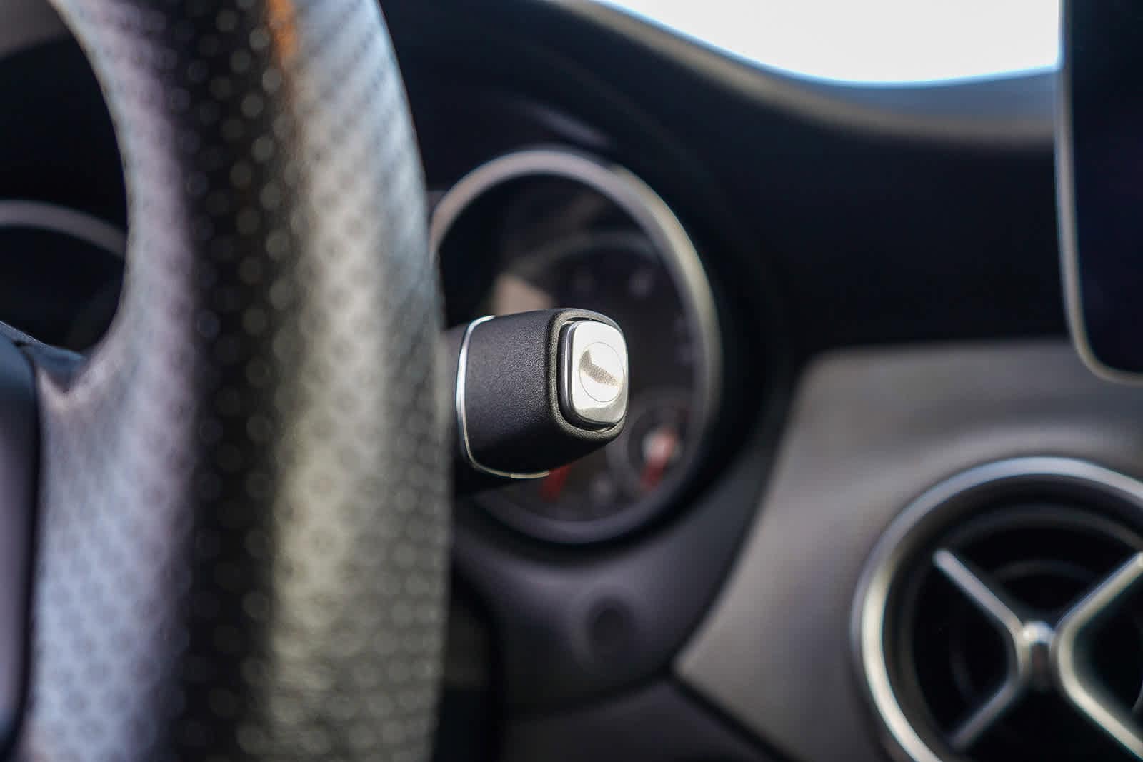 Thumbnail: 2020 Mercedes-Benz GLA - 26