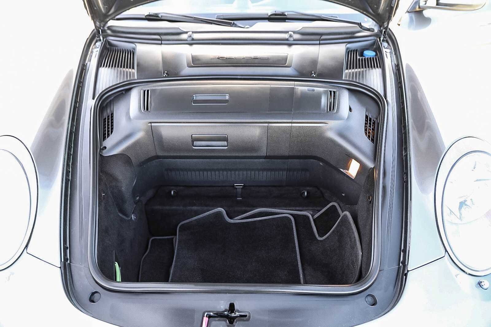 Thumbnail: 2012 Porsche 911 - 25