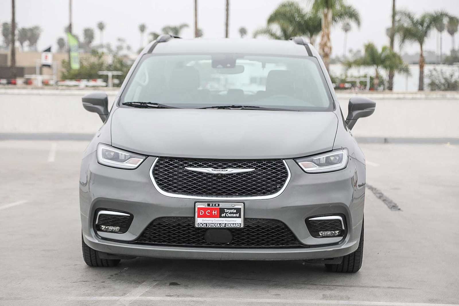 Thumbnail: 2022 Chrysler Pacifica - 3