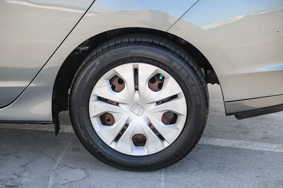 Thumbnail: 2012 Honda Insight - 10