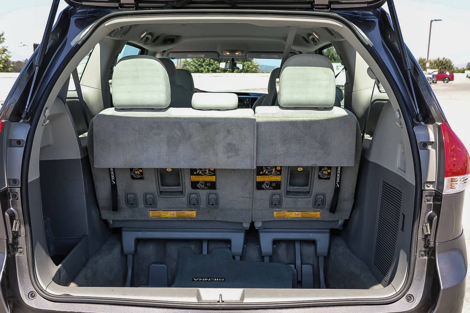 2012 Toyota Sienna SE 25