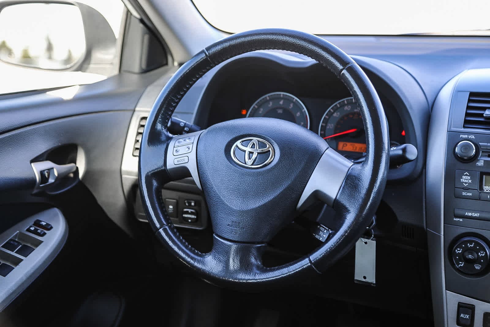 Thumbnail: 2010 Toyota Corolla - 15