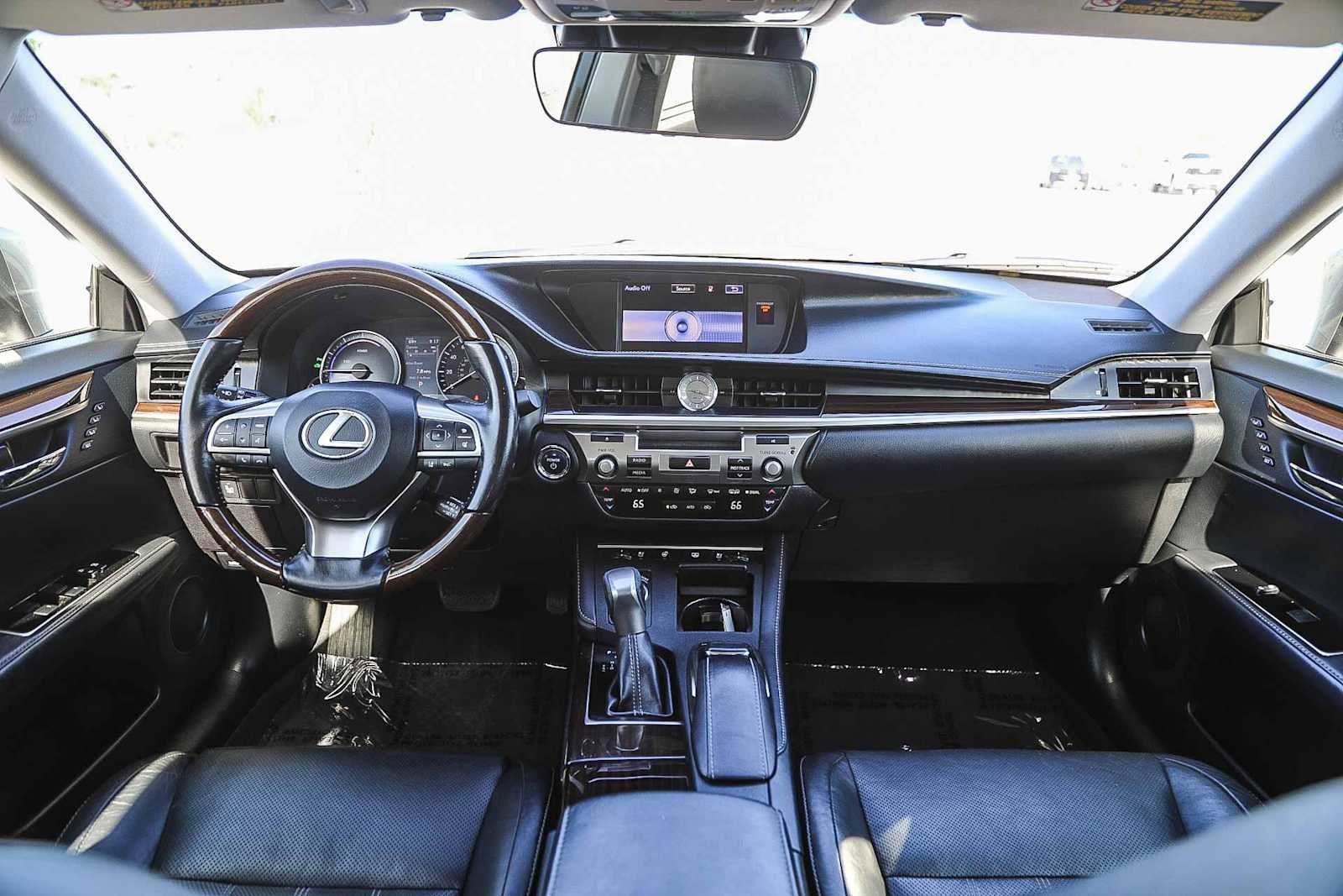 Thumbnail: 2016 Lexus ES - 12