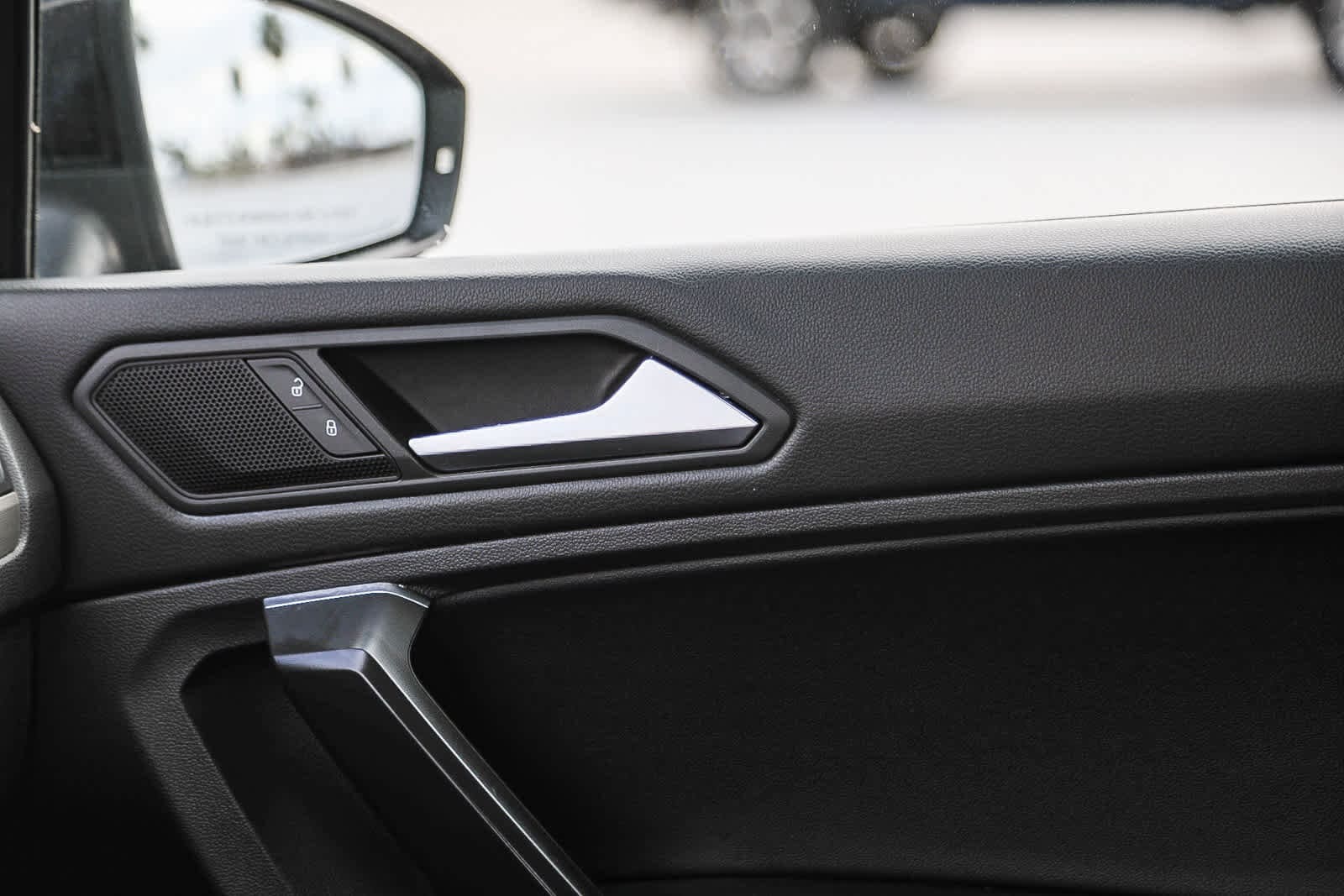 Thumbnail: 2021 Volkswagen Tiguan - 20