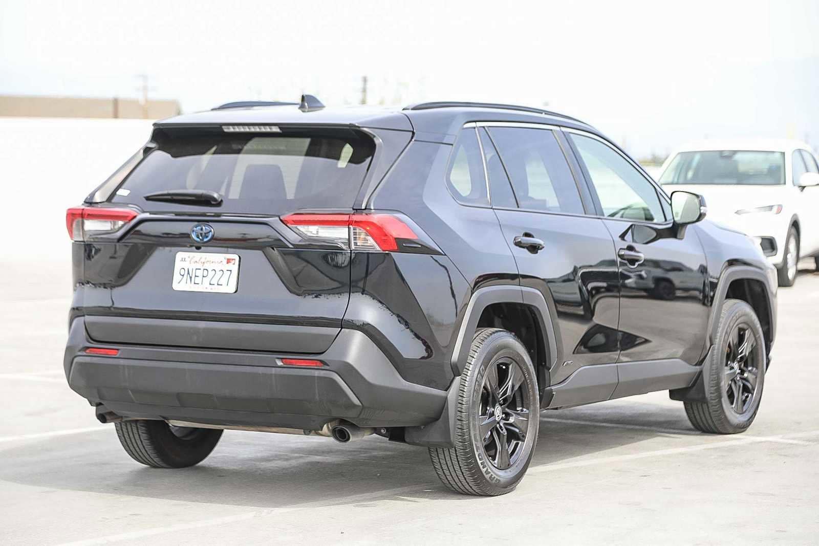 Thumbnail: 2024 Toyota RAV4 - 6