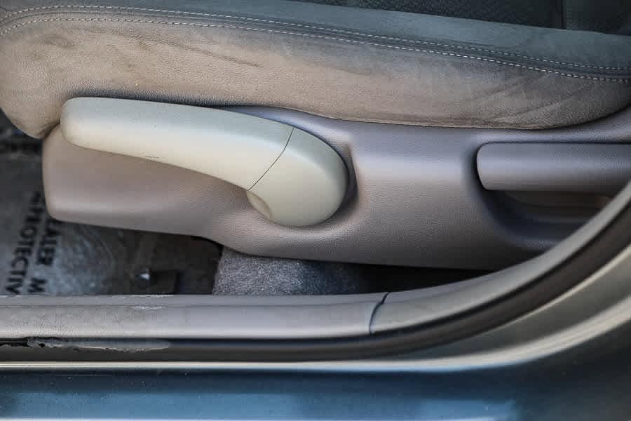 Thumbnail: 2012 Honda Insight - 18