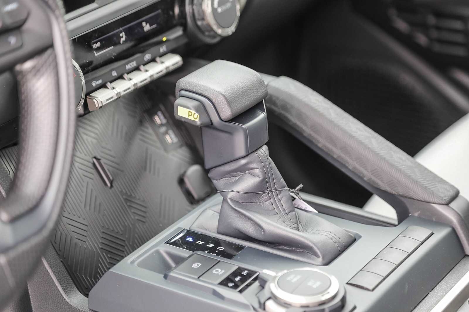 2025 Toyota Tacoma SR5 21