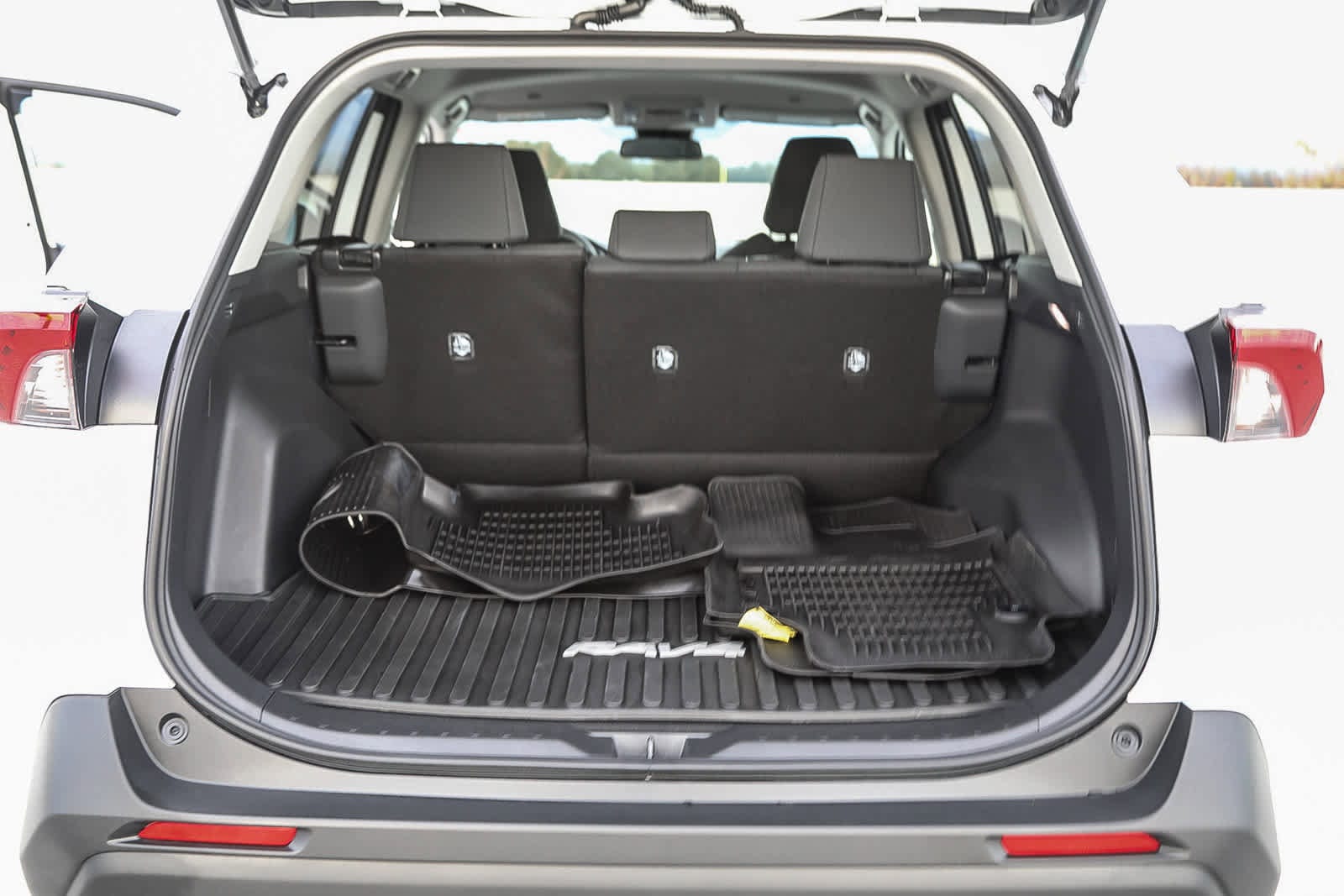 Thumbnail: 2025 Toyota RAV4 - 26