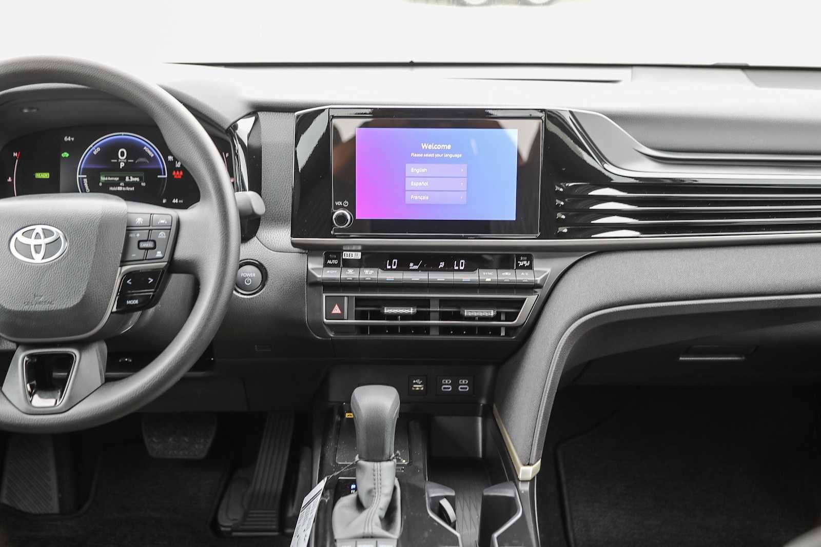 2025 Toyota Camry LE 14