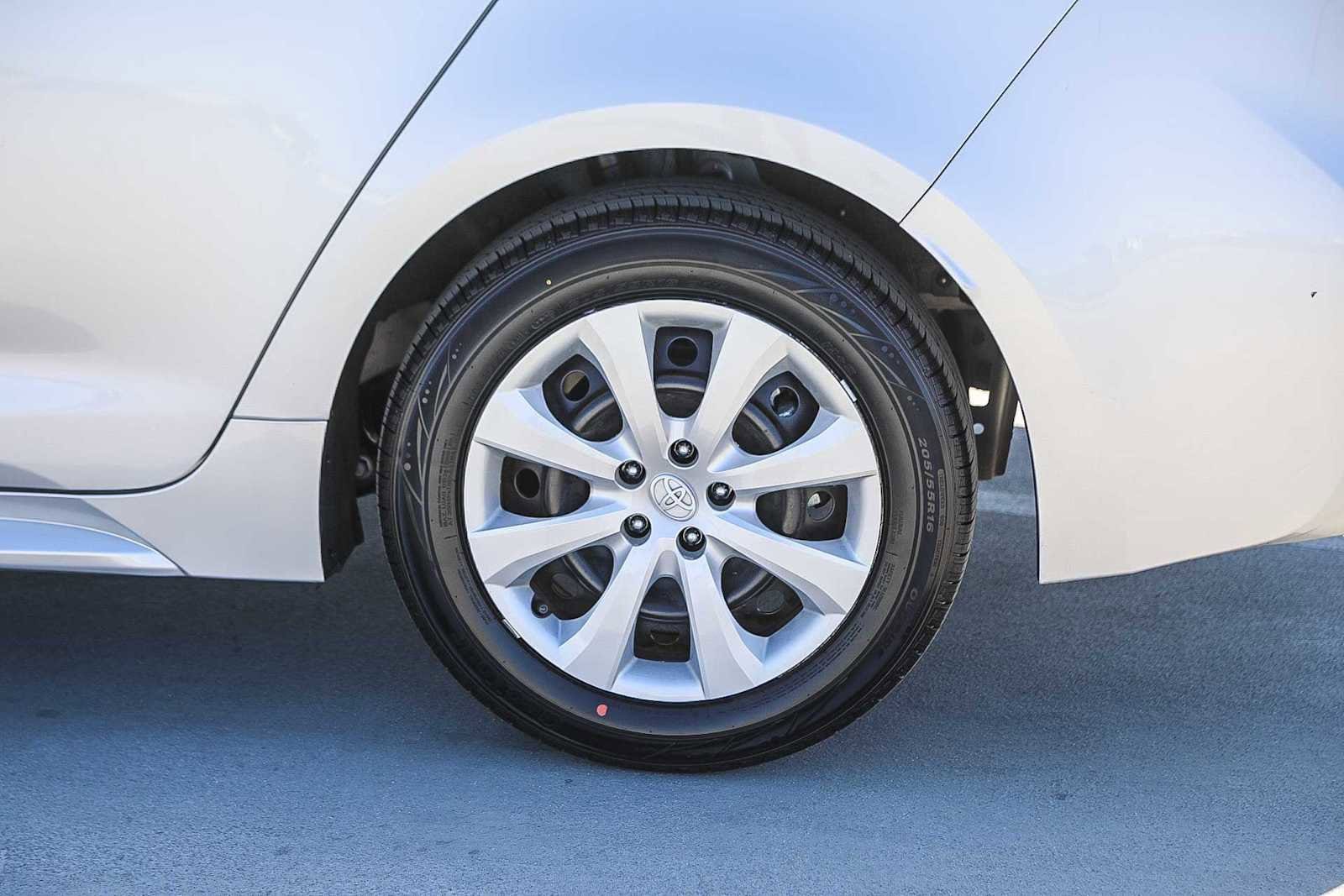 Thumbnail: 2024 Toyota Corolla - 11