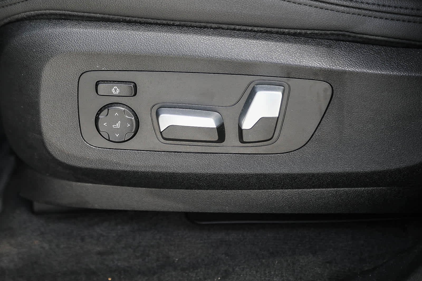 Thumbnail: 2020 BMW X5 - 18