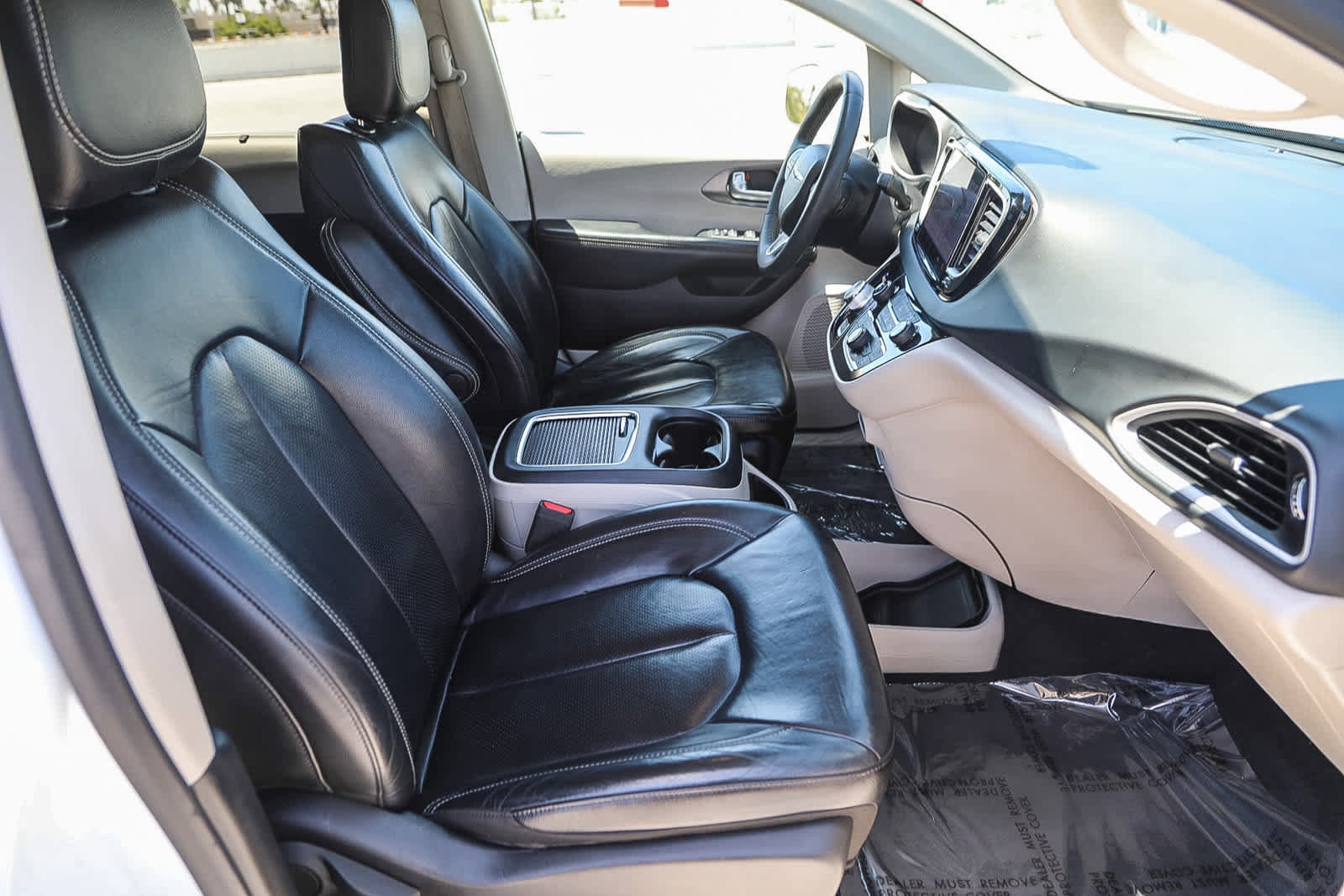 Thumbnail: 2022 Chrysler Pacifica - 15