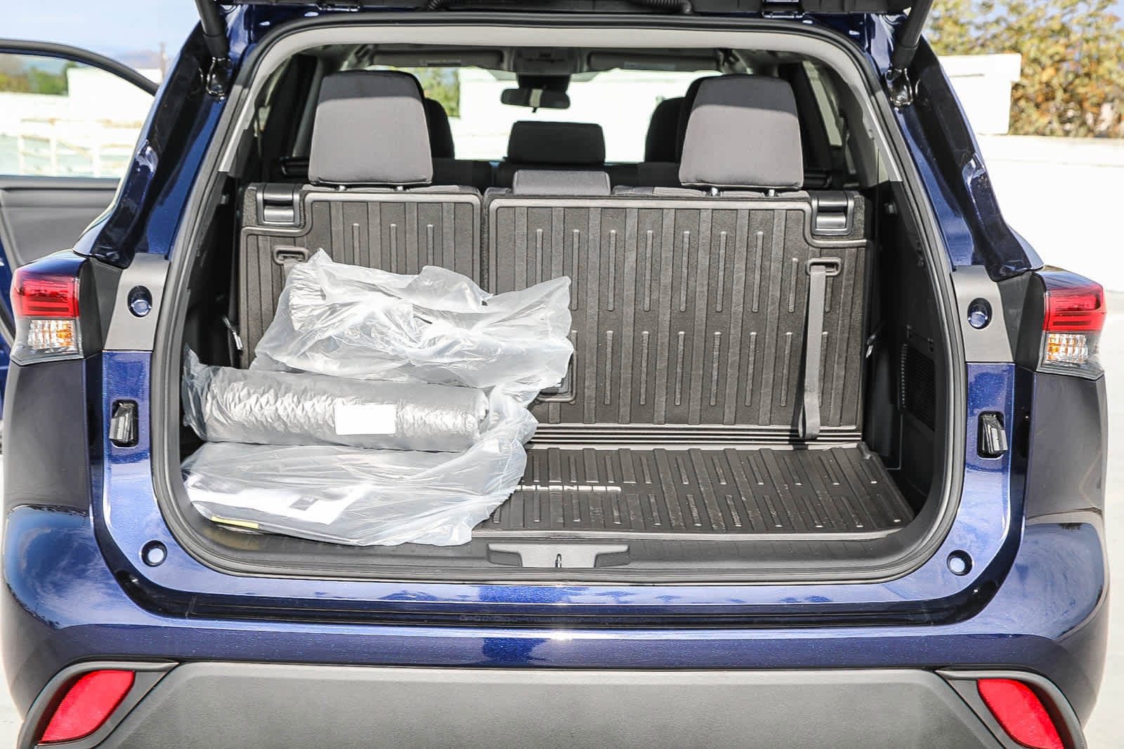 Thumbnail: 2025 Toyota Highlander - 11