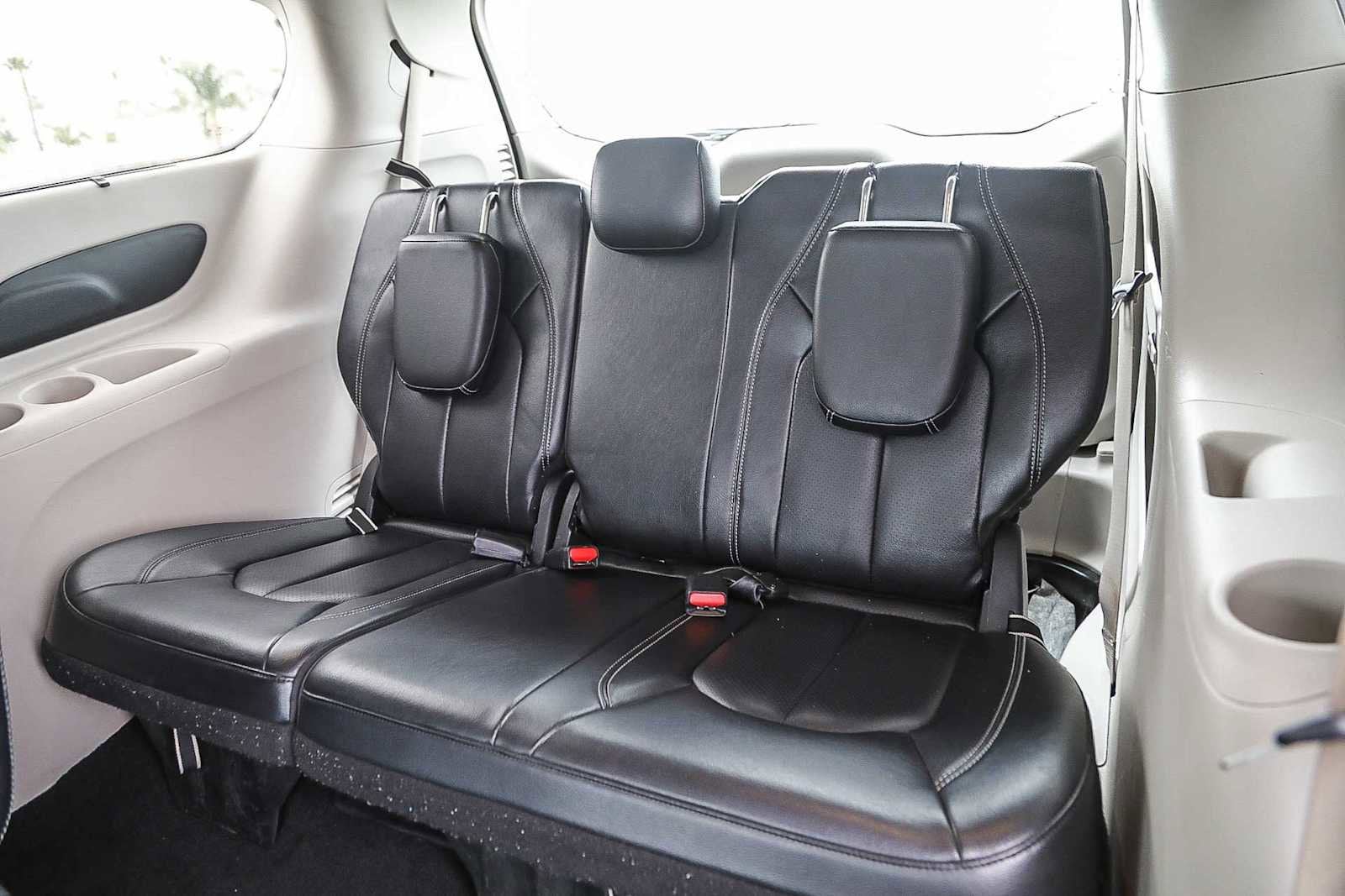 Thumbnail: 2022 Chrysler Pacifica - 19