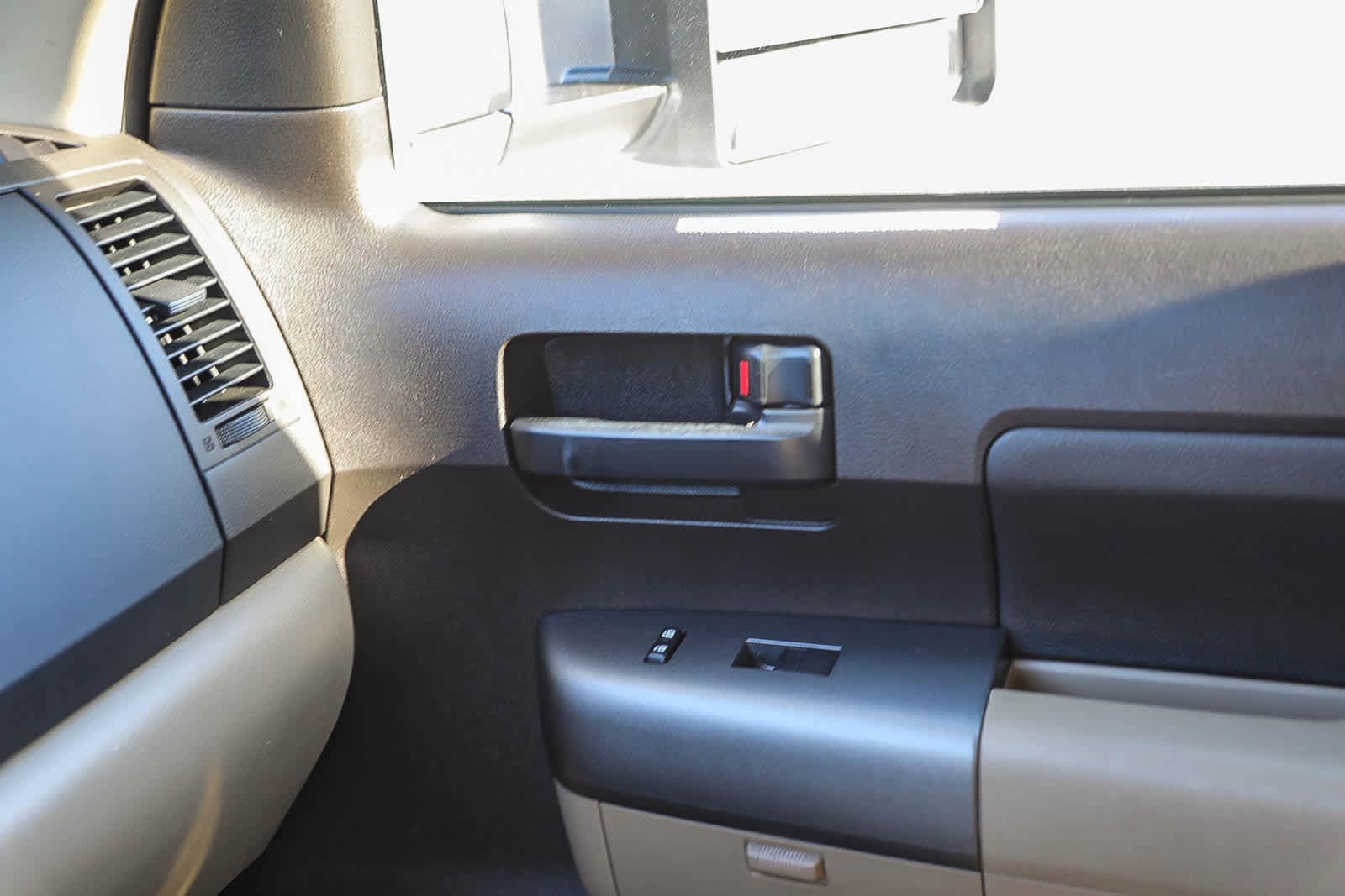 Thumbnail: 2011 Toyota Tundra - 20