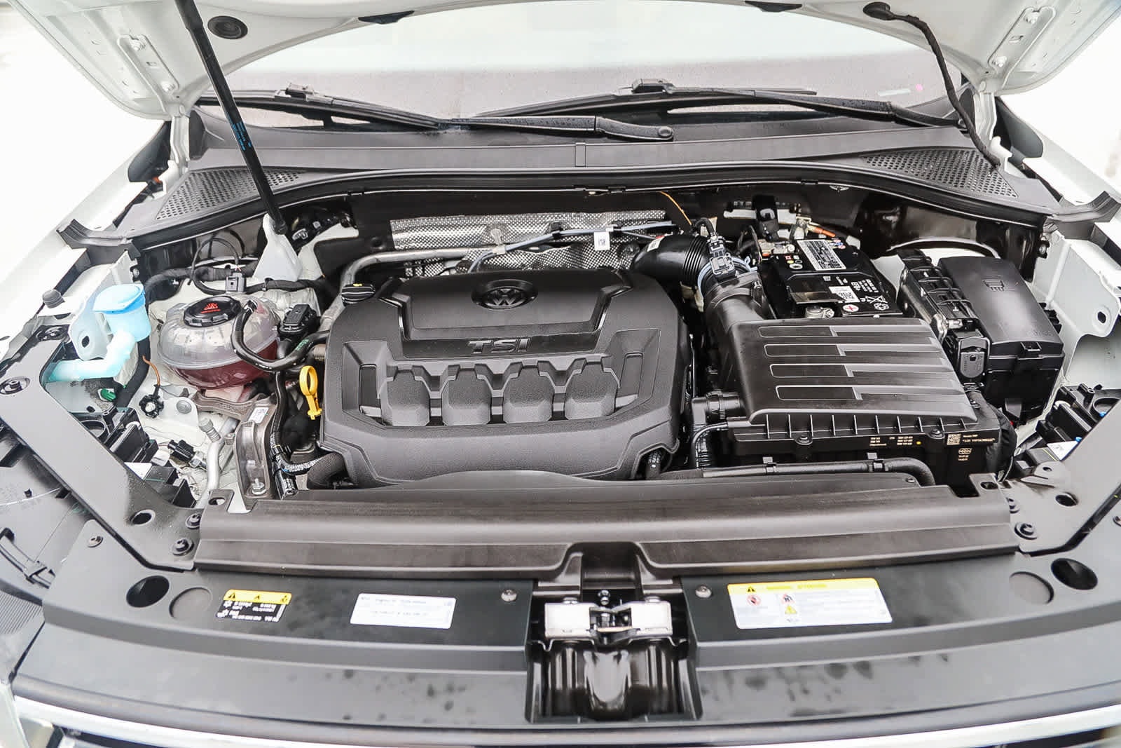 Thumbnail: 2022 Volkswagen Tiguan - 25