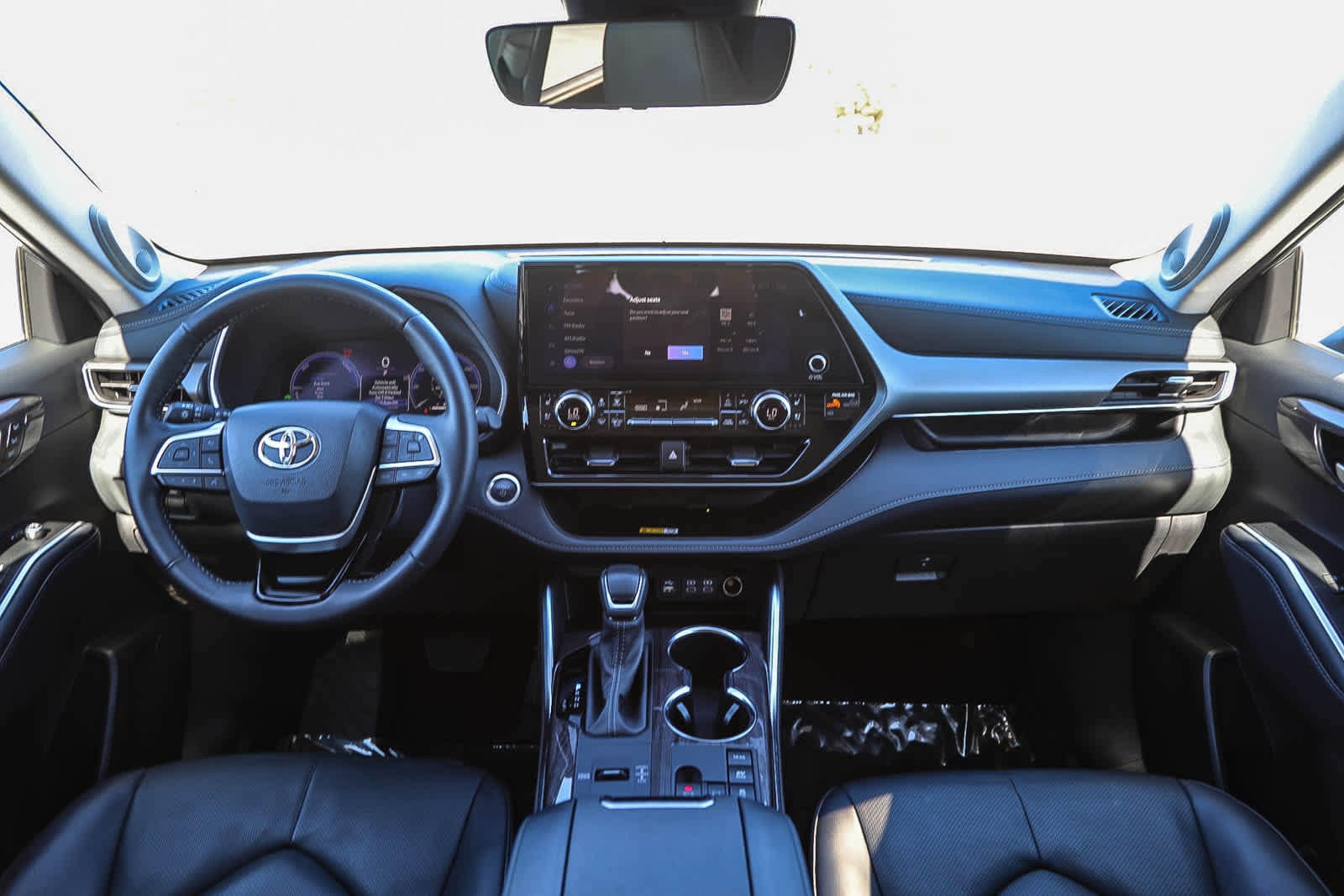 Thumbnail: 2024 Toyota Highlander - 12