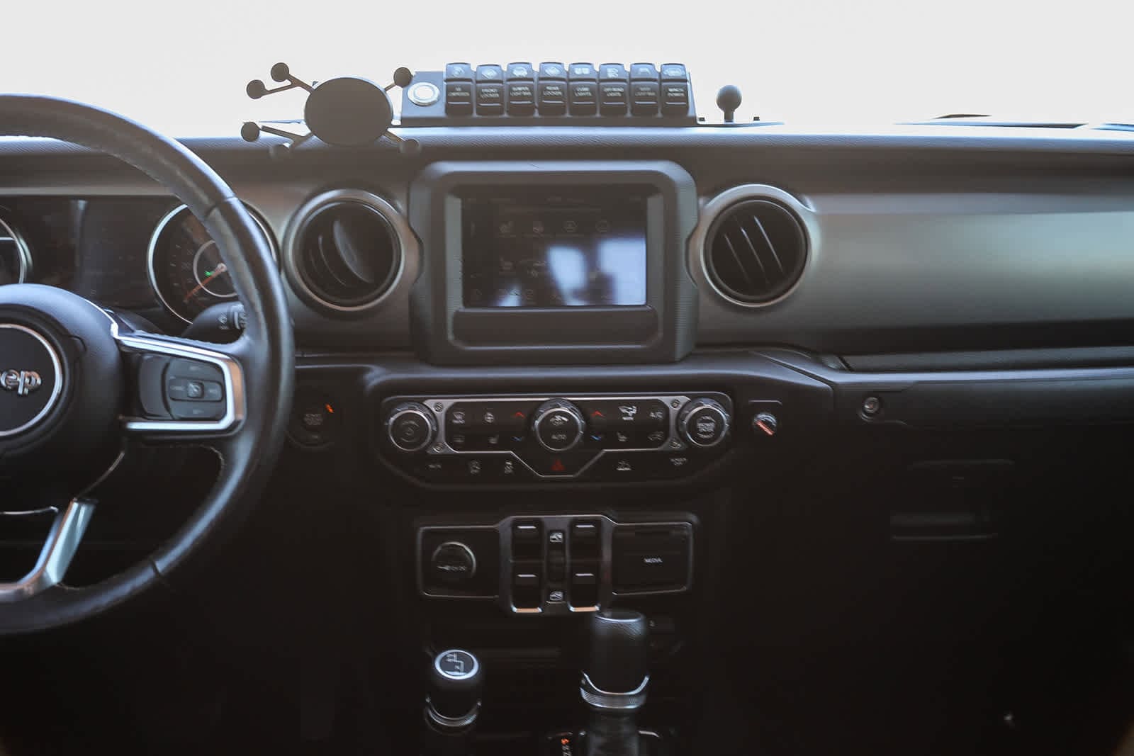 Thumbnail: 2020 Jeep Gladiator - 13